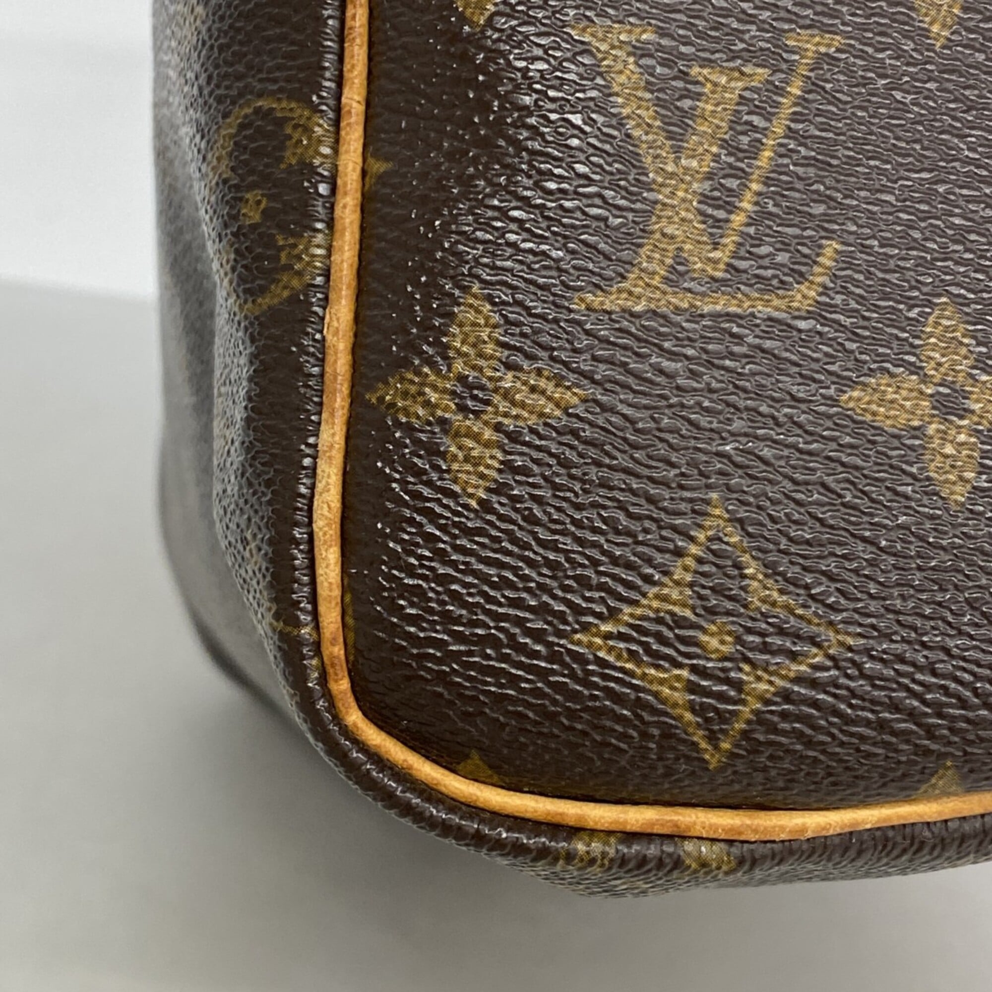 Louis Vuitton Brown Handbag (Pre-Owned)