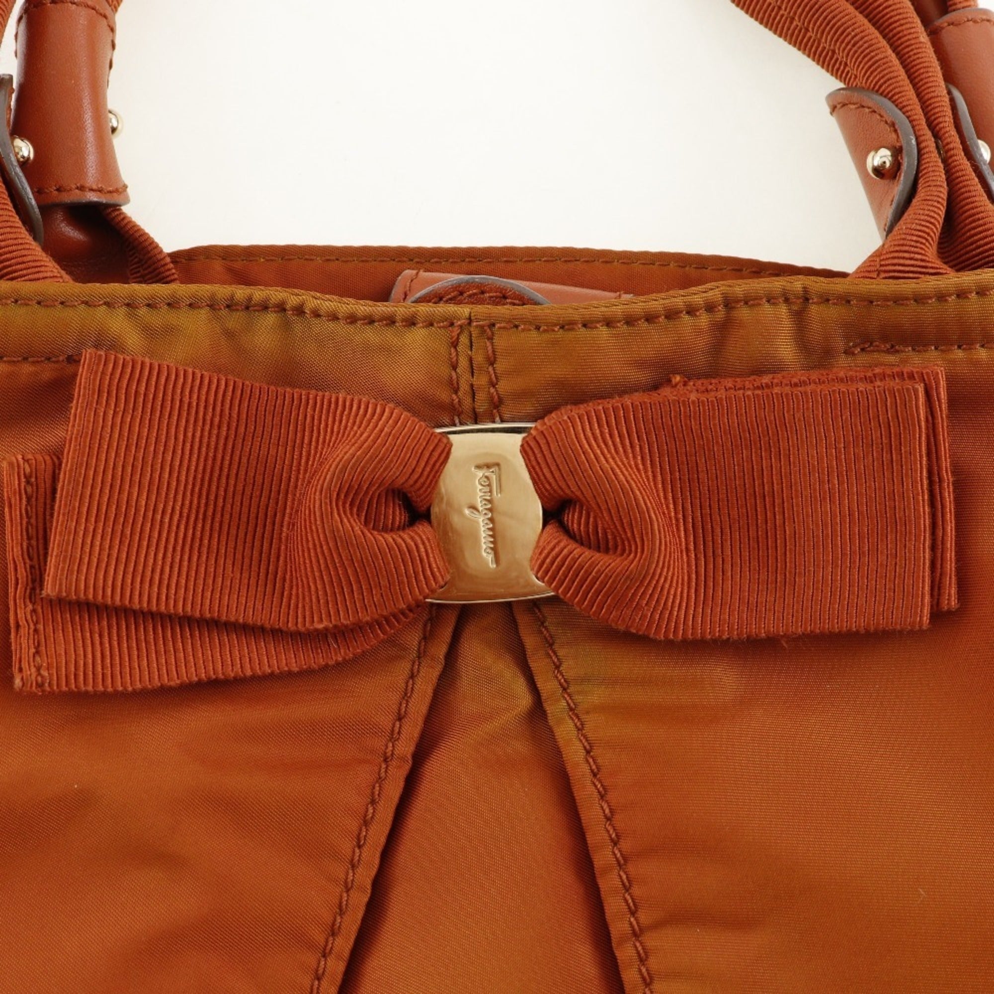 Salvatore Ferragamo Orange Nylon Tote Bag (Pre-Owned)