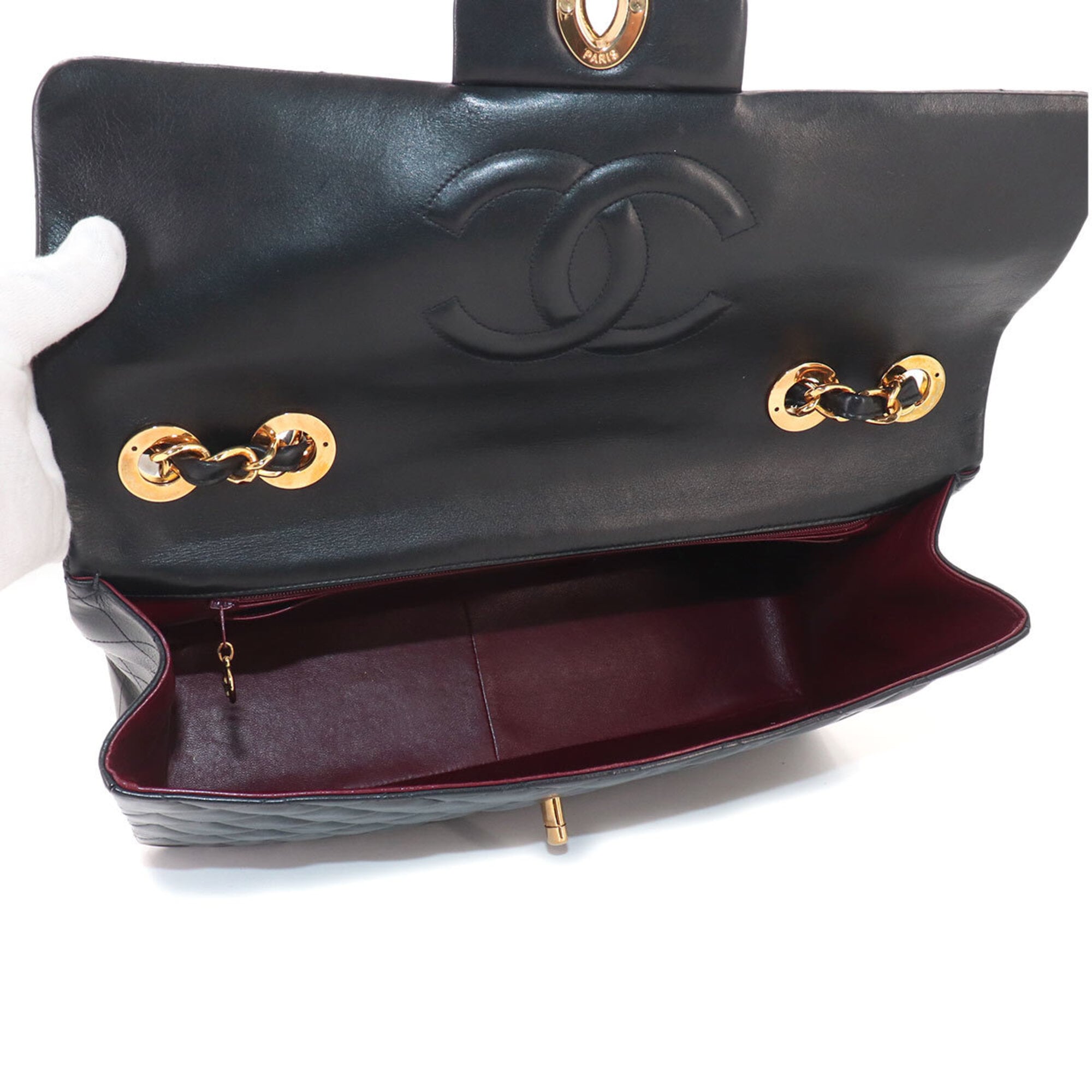 Chanel Matelasse Black Leather Handbag Shoulder Bag (Pre-Owned)