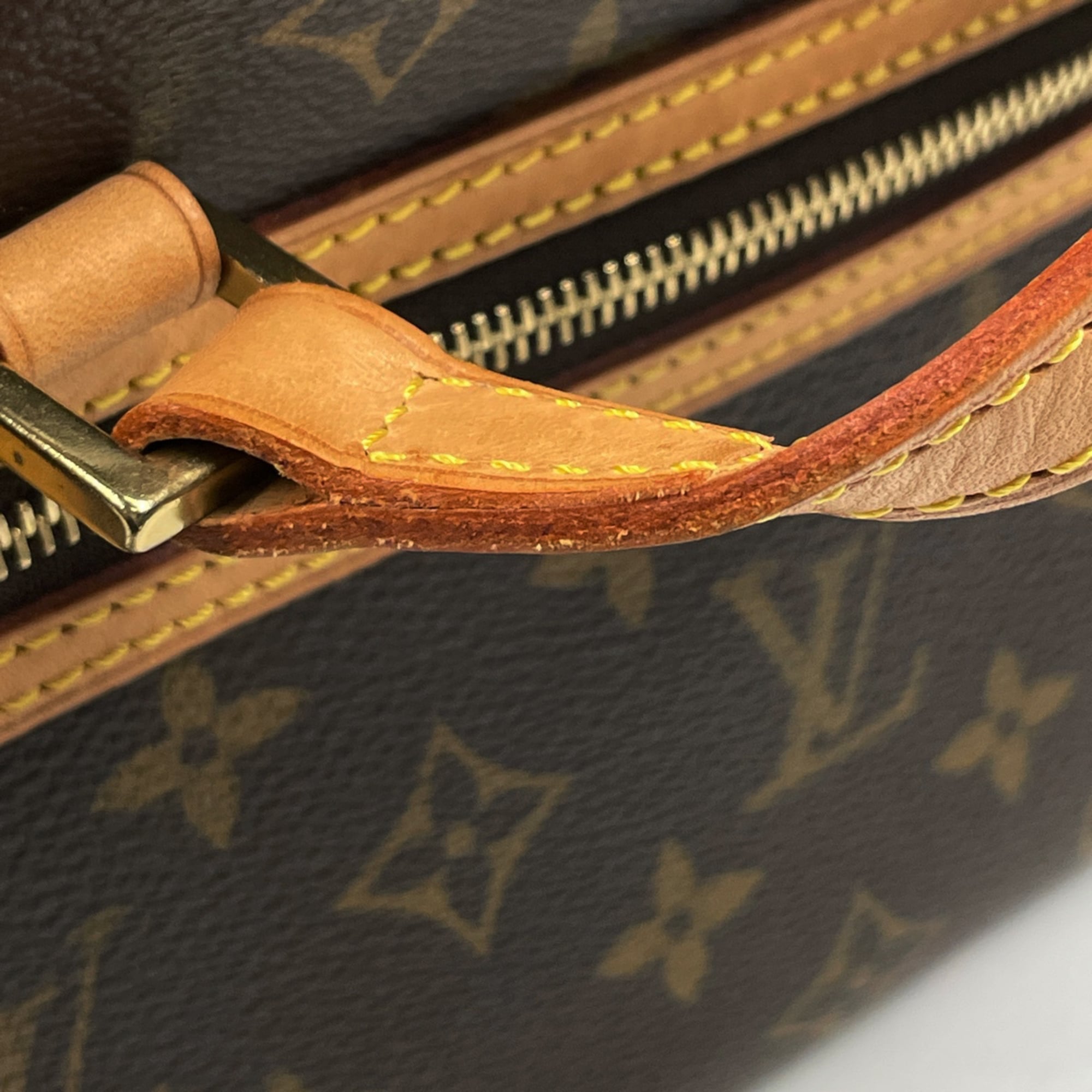 Louis Vuitton Brown Monogram Shoulder Bag (Pre-Owned)