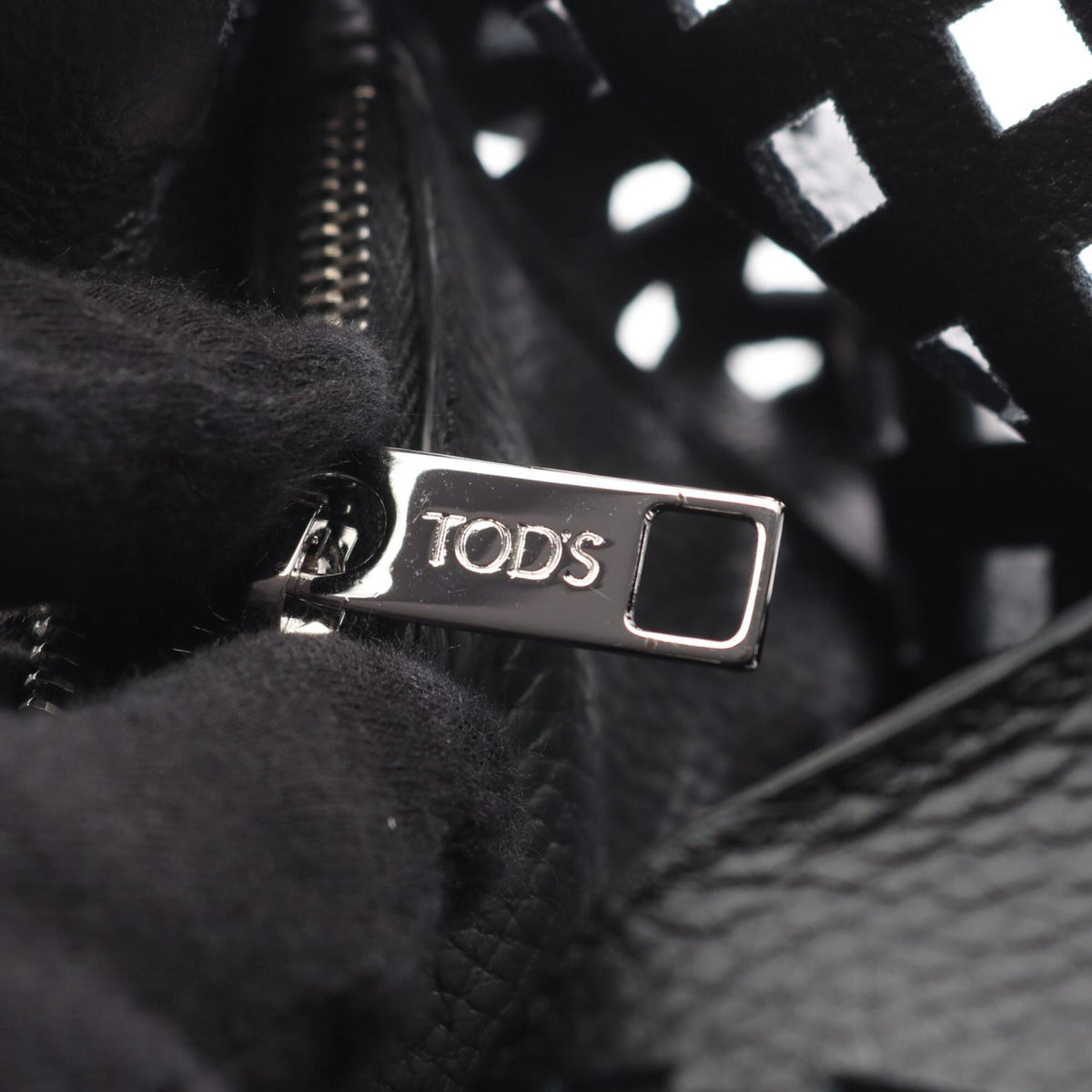 Tod's Black Leather Handbag Shoulder Bag (Pre-Owned)