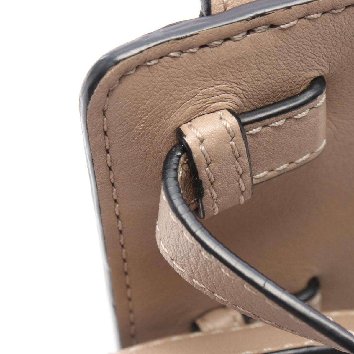 Loewe Beige Leather Handbag (Pre-Owned)