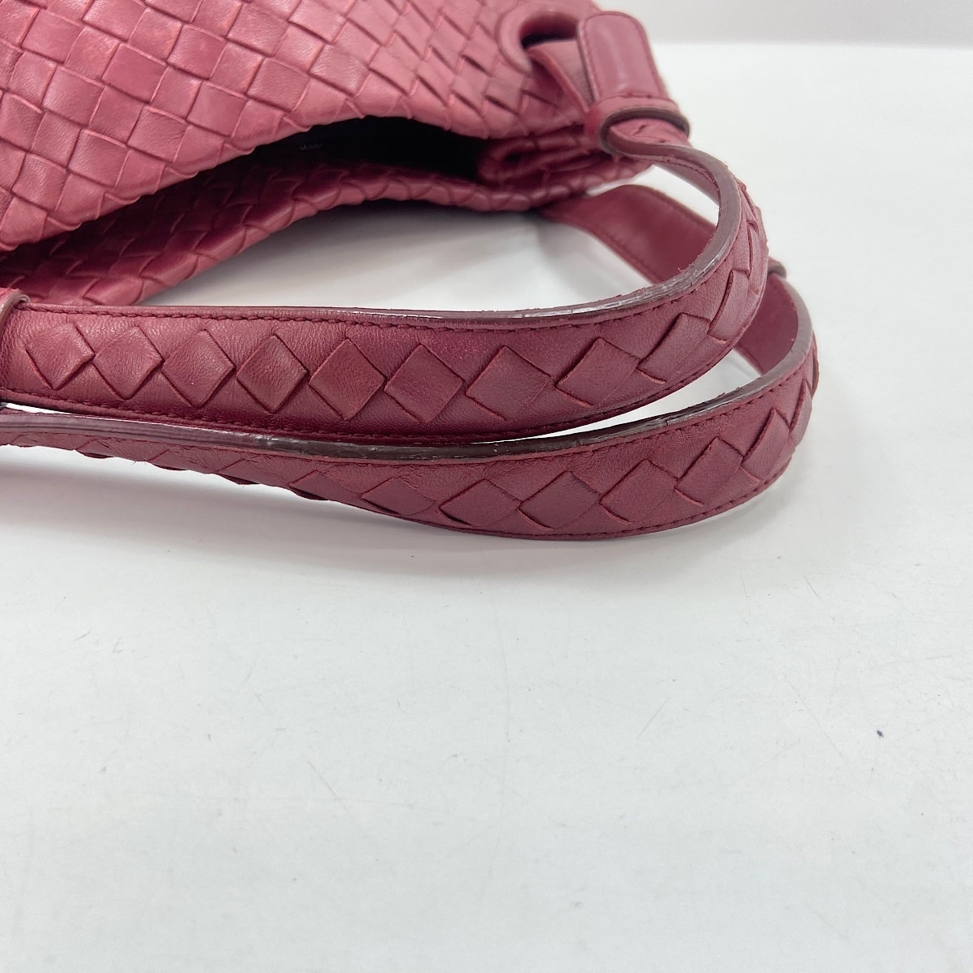 Bottega Veneta Intrecciato Wine Intrecciato Handbag (Pre-Owned)