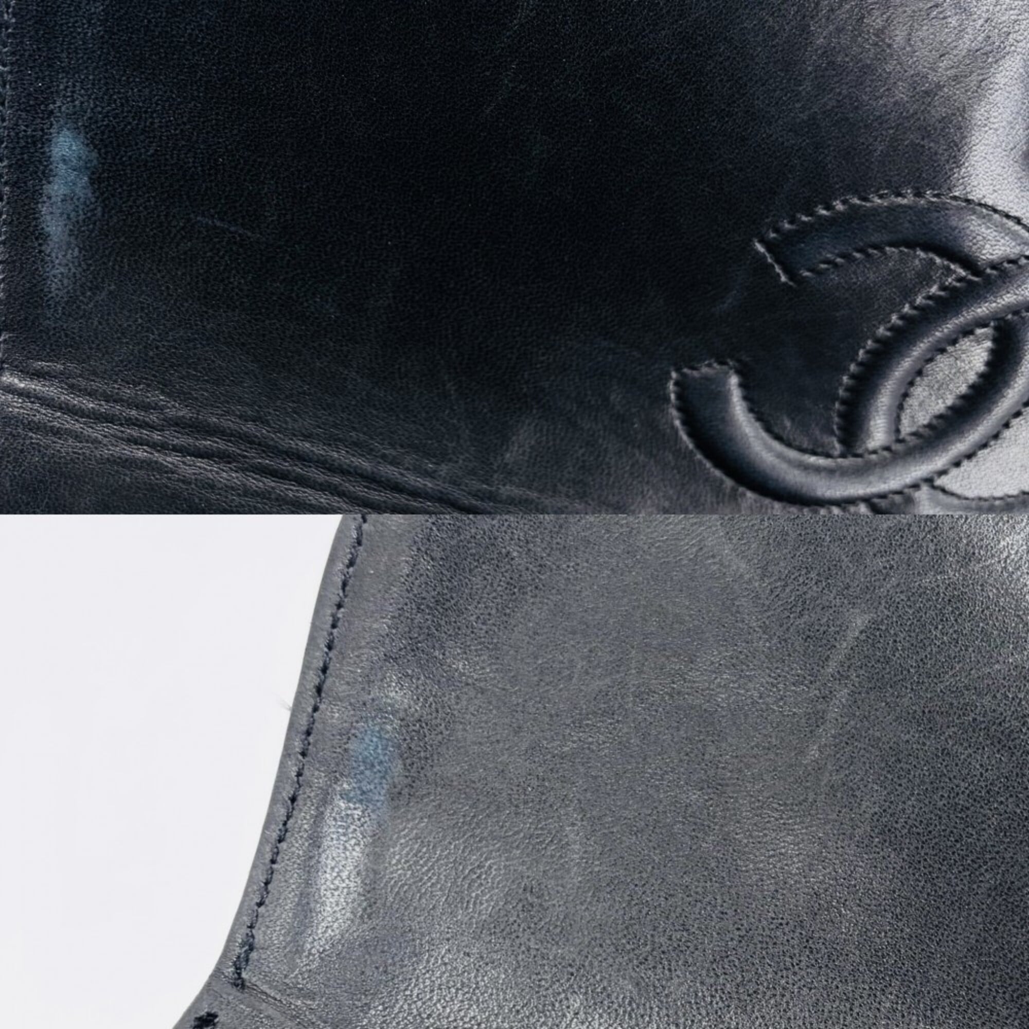Chanel Matelasse Black Leather Shoulder Bag (Pre-Owned)