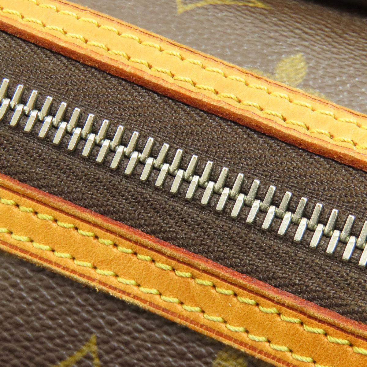 Louis Vuitton Brown Monogram Monogram Canvas Shoulder Bag (Pre-Owned)