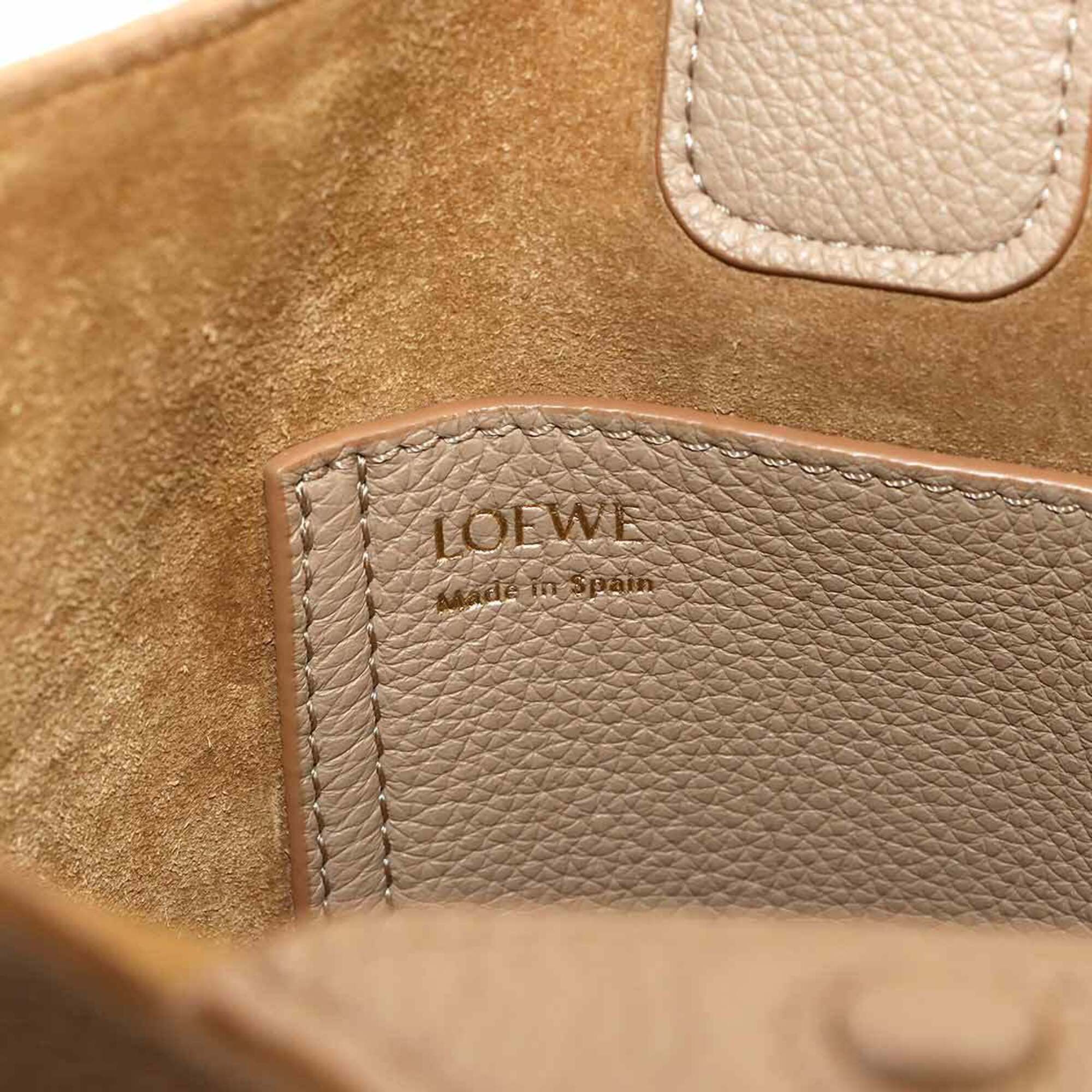 Loewe Sand Leather Handbag (Pre-Owned)