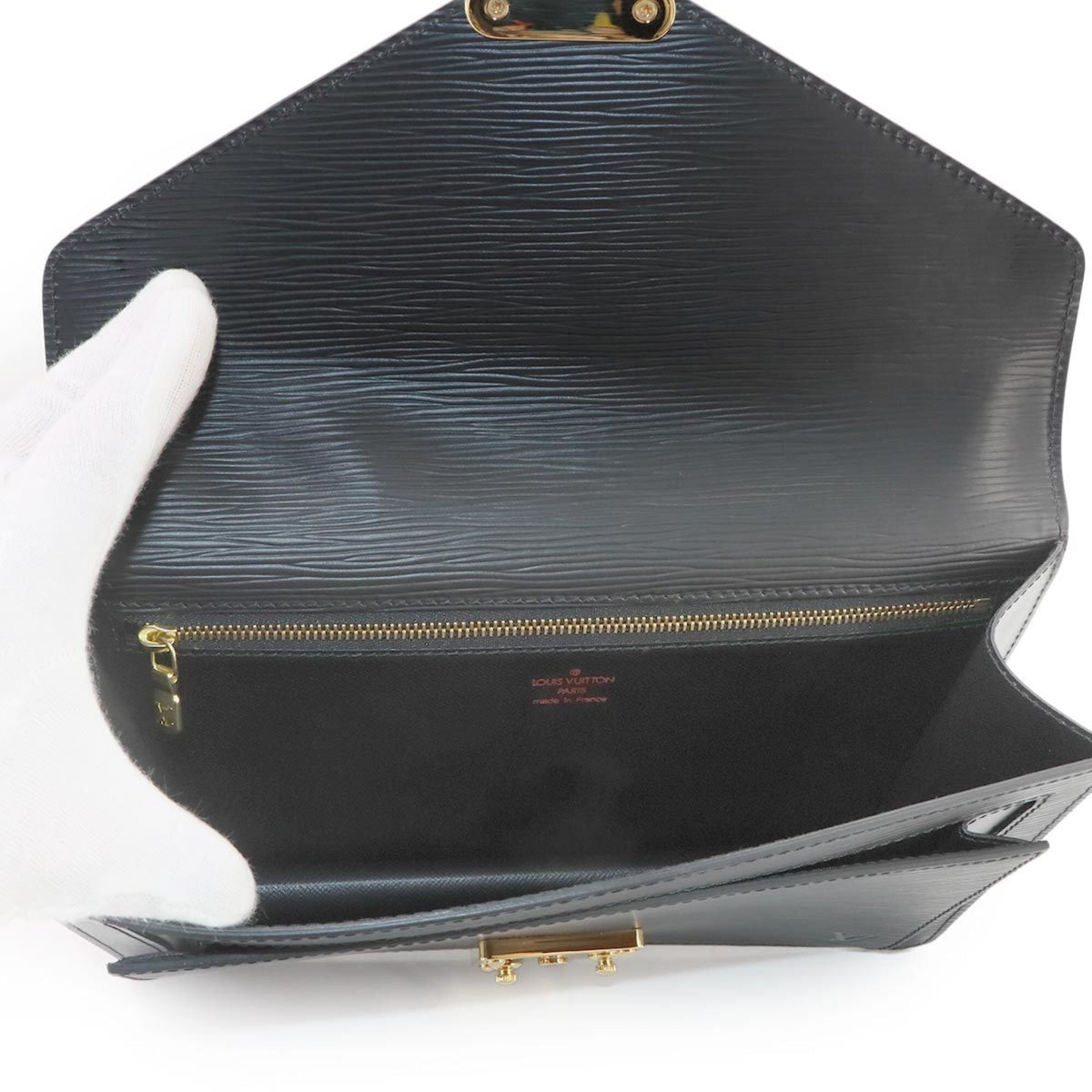 Louis Vuitton Noir Epi Leather Clutch Bag Pochette (Pre-Owned)