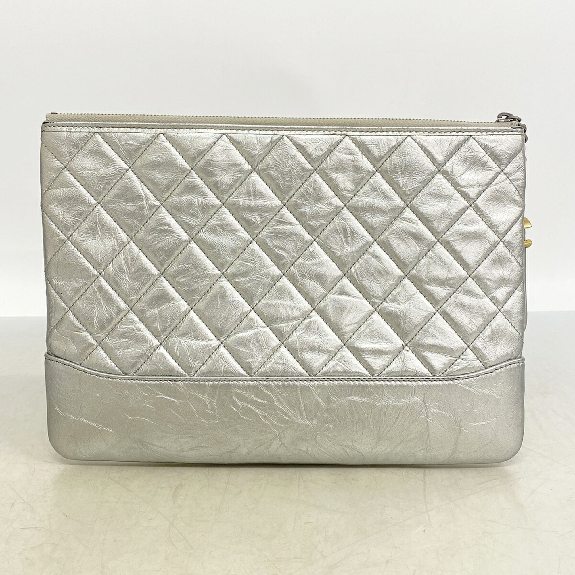 Chanel Silver Leather Clutch Bag (Pre-Owned)