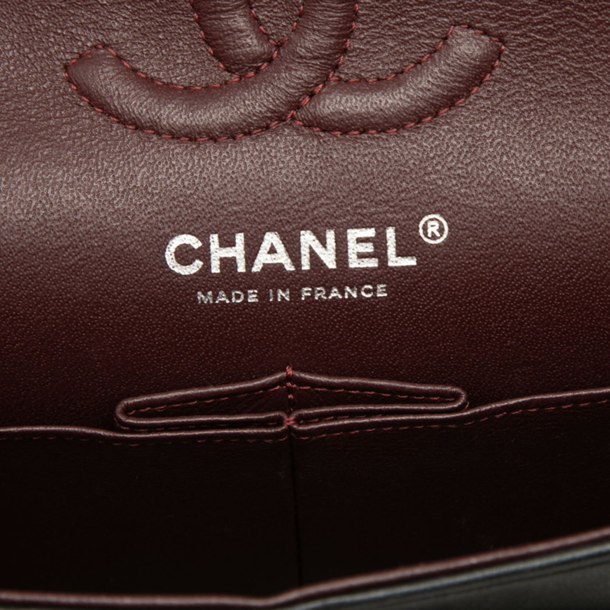 Chanel Black Leather Shoulder Bag (Pre-Owned)