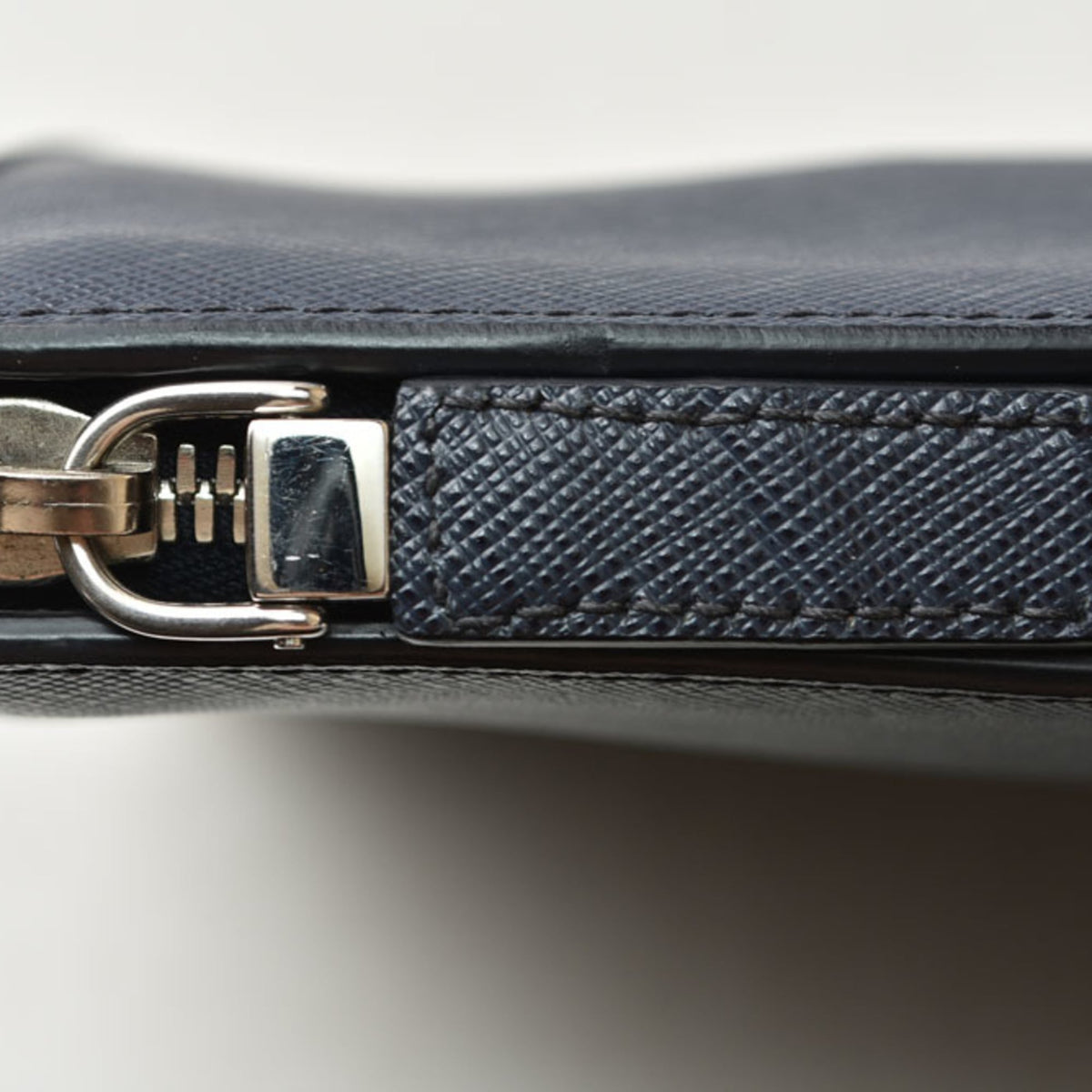 Prada Saffiano Navy Leather Clutch Bag (Pre-Owned)