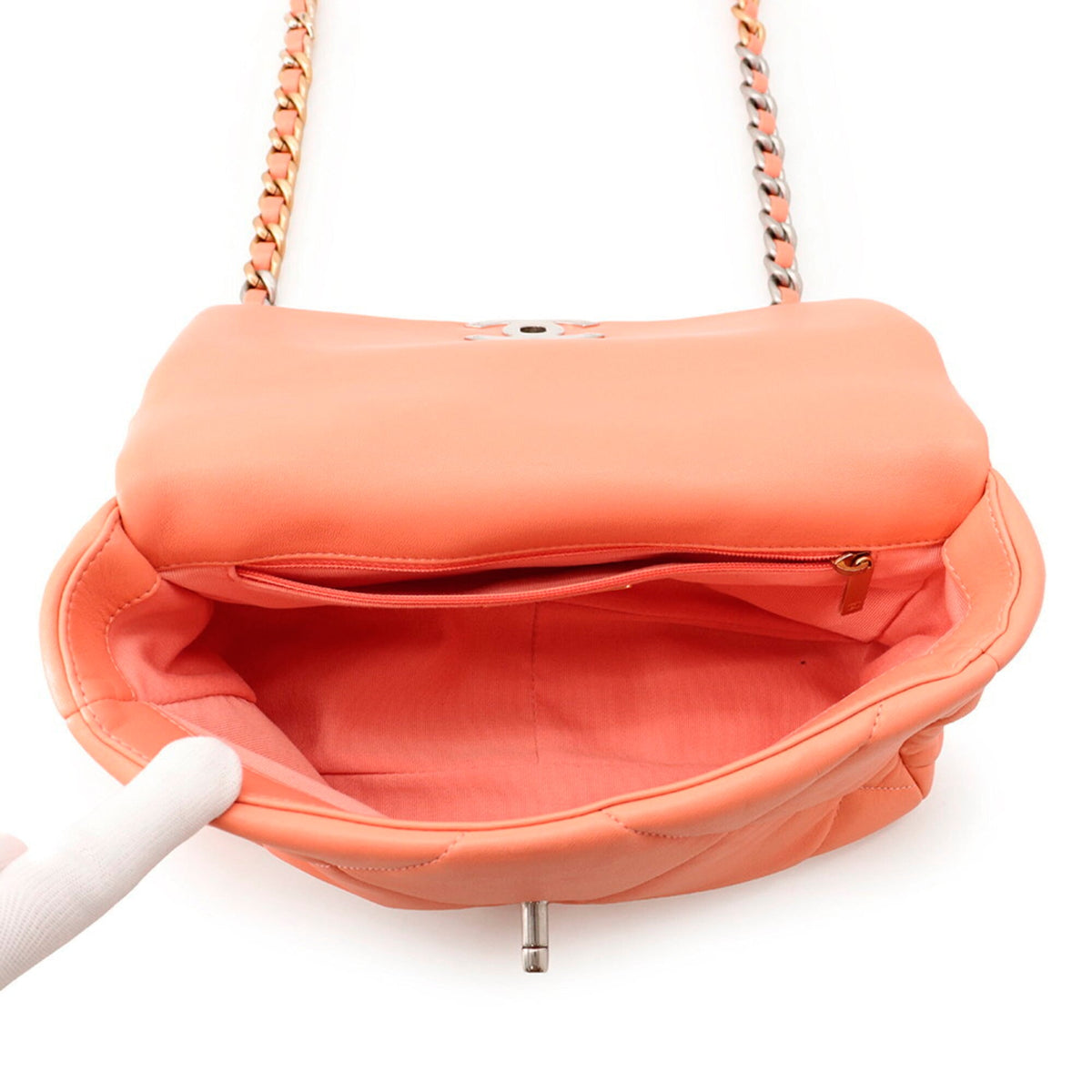 Chanel Matelasse Salmon Pink Leather Handbag Shoulder Bag (Pre-Owned)