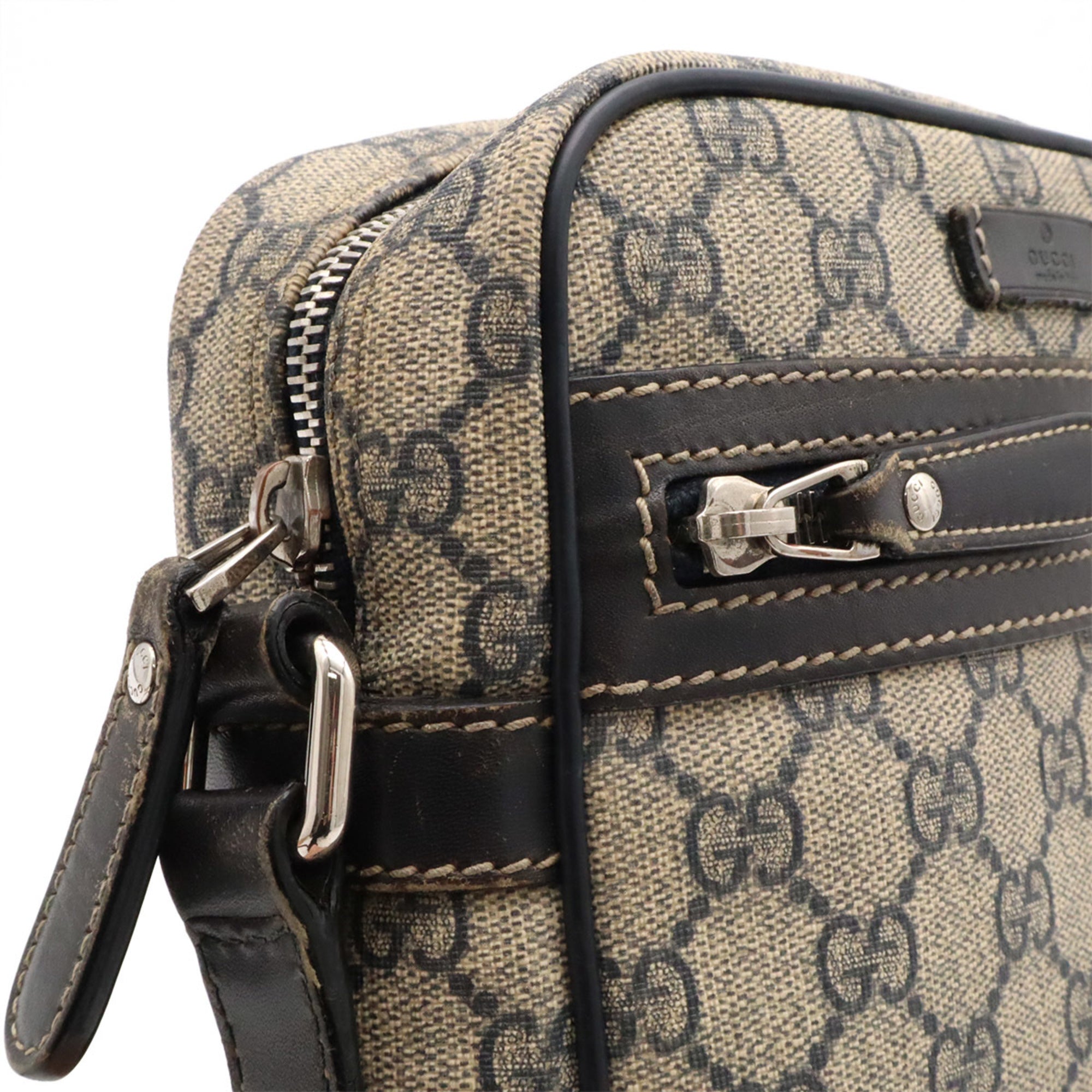 Gucci Beige Navy Gg Plus Pochette Shoulder Bag (Pre-Owned)