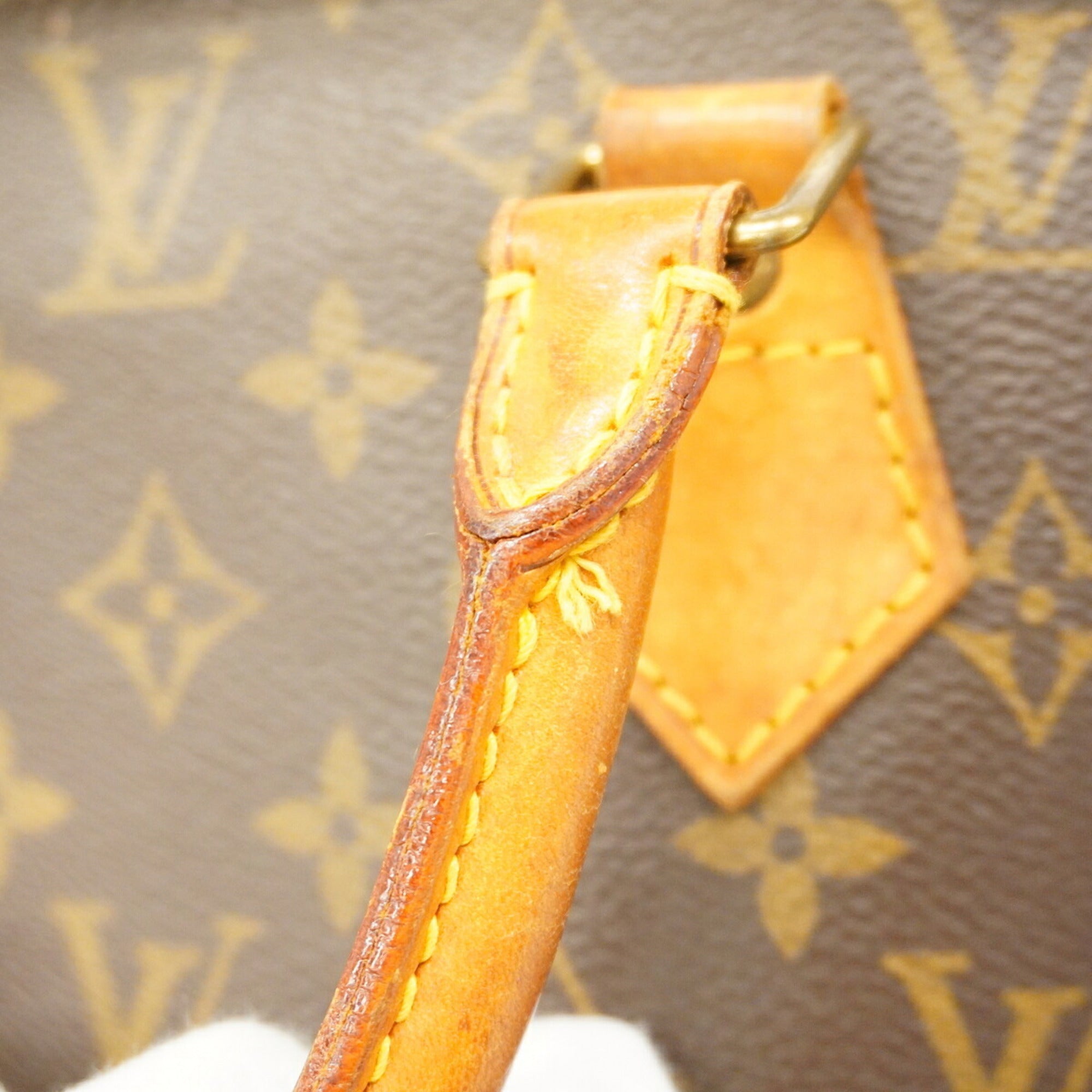 Louis Vuitton Brown Handbag (Pre-Owned)