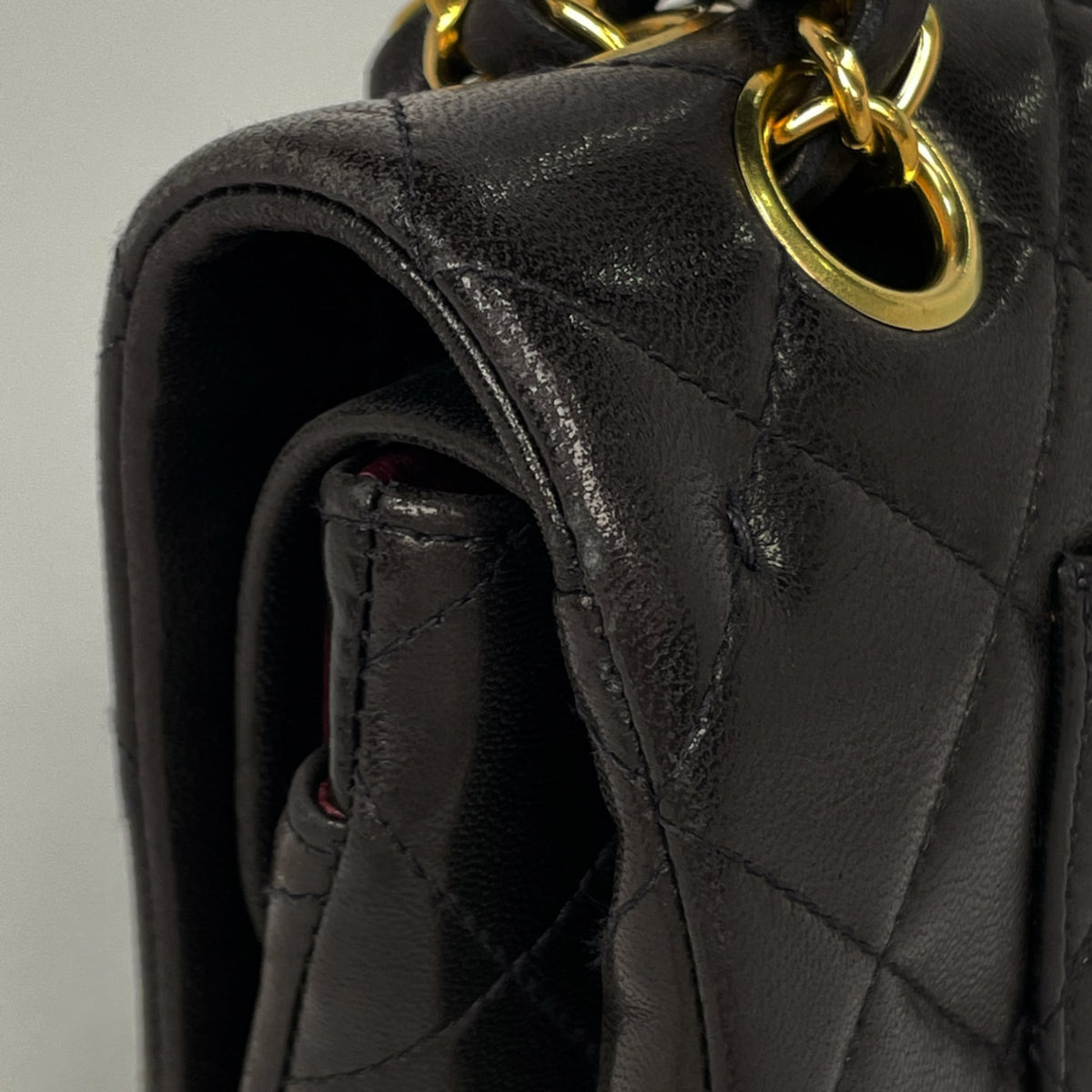 Chanel Matelasse Black Leather Shoulder Bag (Pre-Owned)