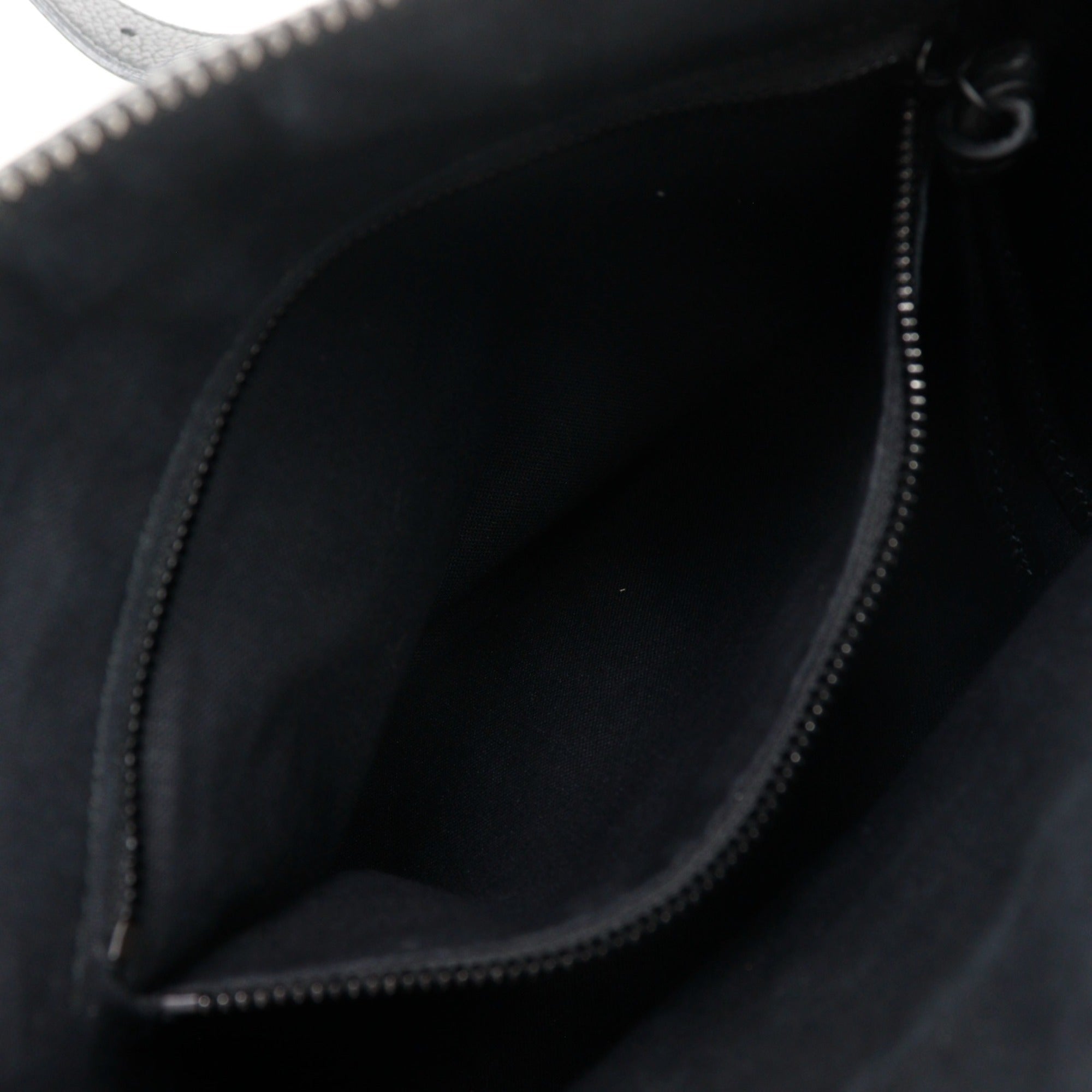 Balenciaga Black Leather Shoulder Bag (Pre-Owned)