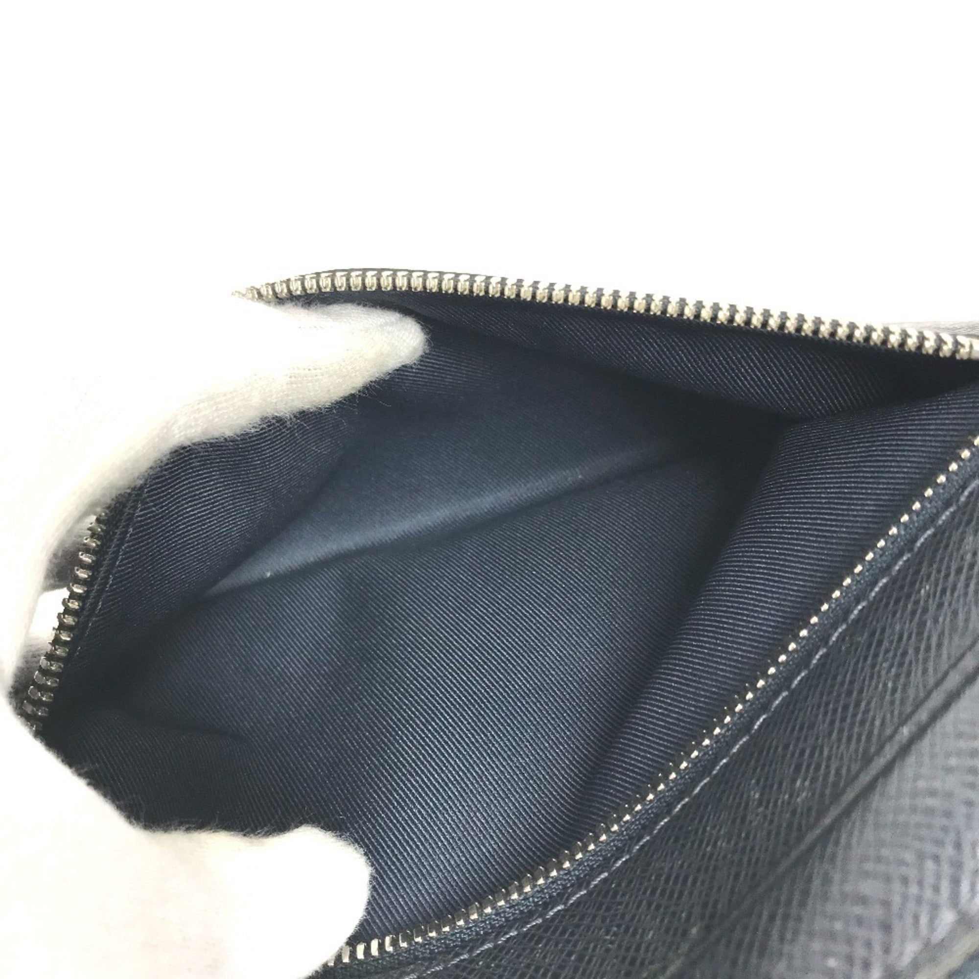 Louis Vuitton Navy Navy Blue Taiga Leather Clutch Bag Pochette Pouch (Pre-Owned)