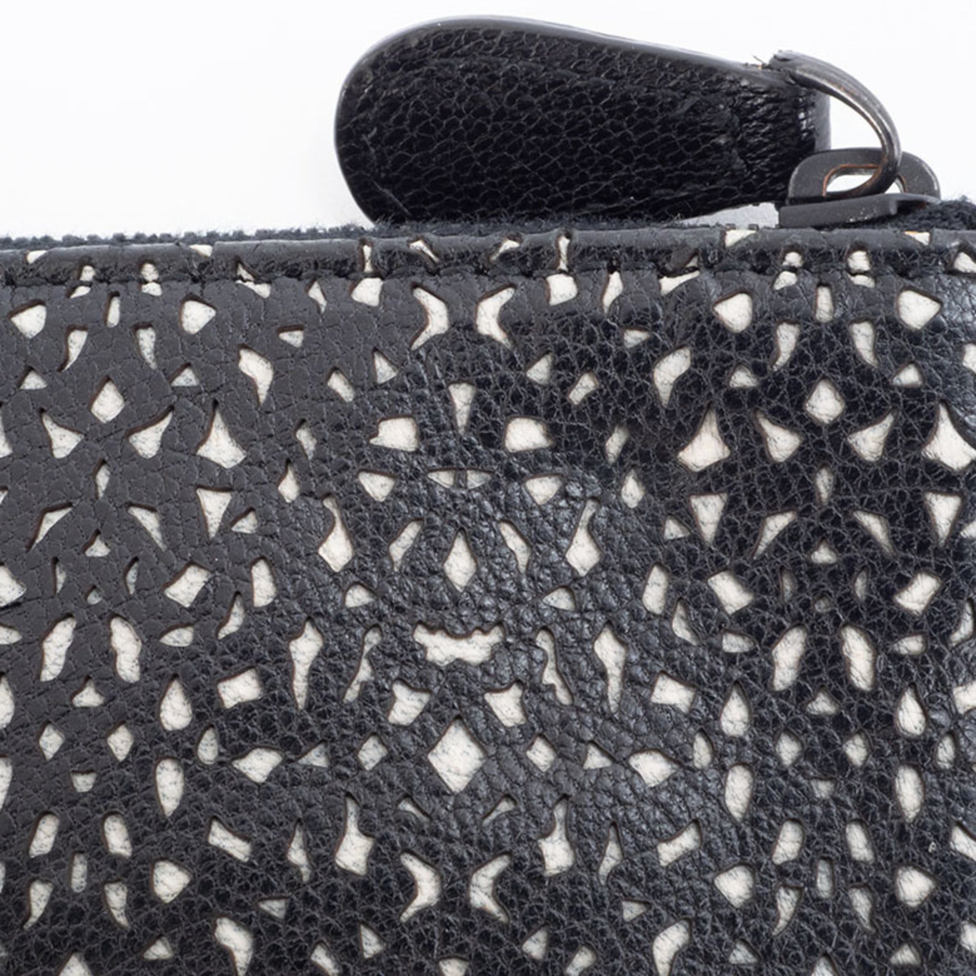 Bottega Veneta Black Leather Clutch Bag (Pre-Owned)