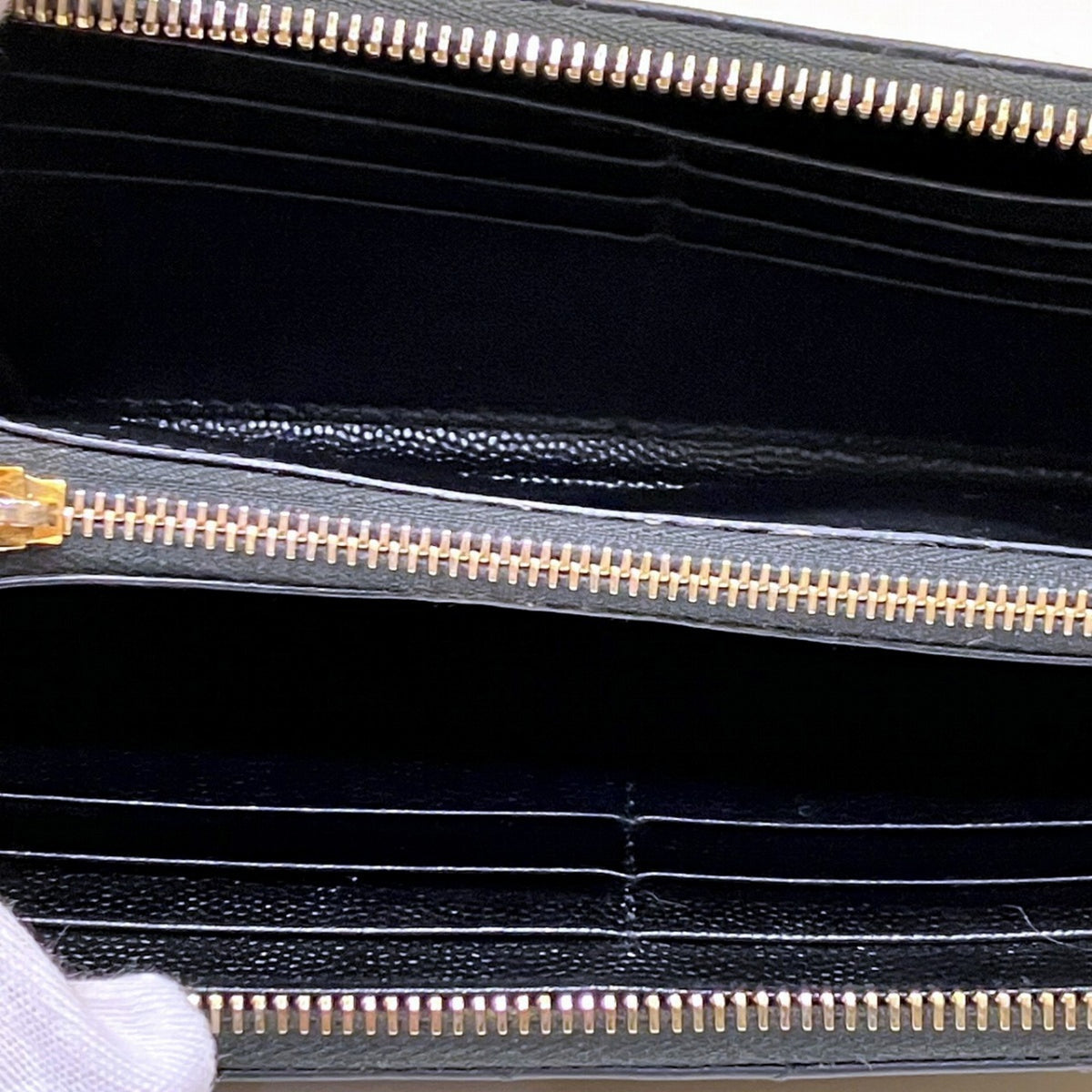 Yves Saint Laurent Black Leather Coin Purse/Coin Case (Pre-Owned)