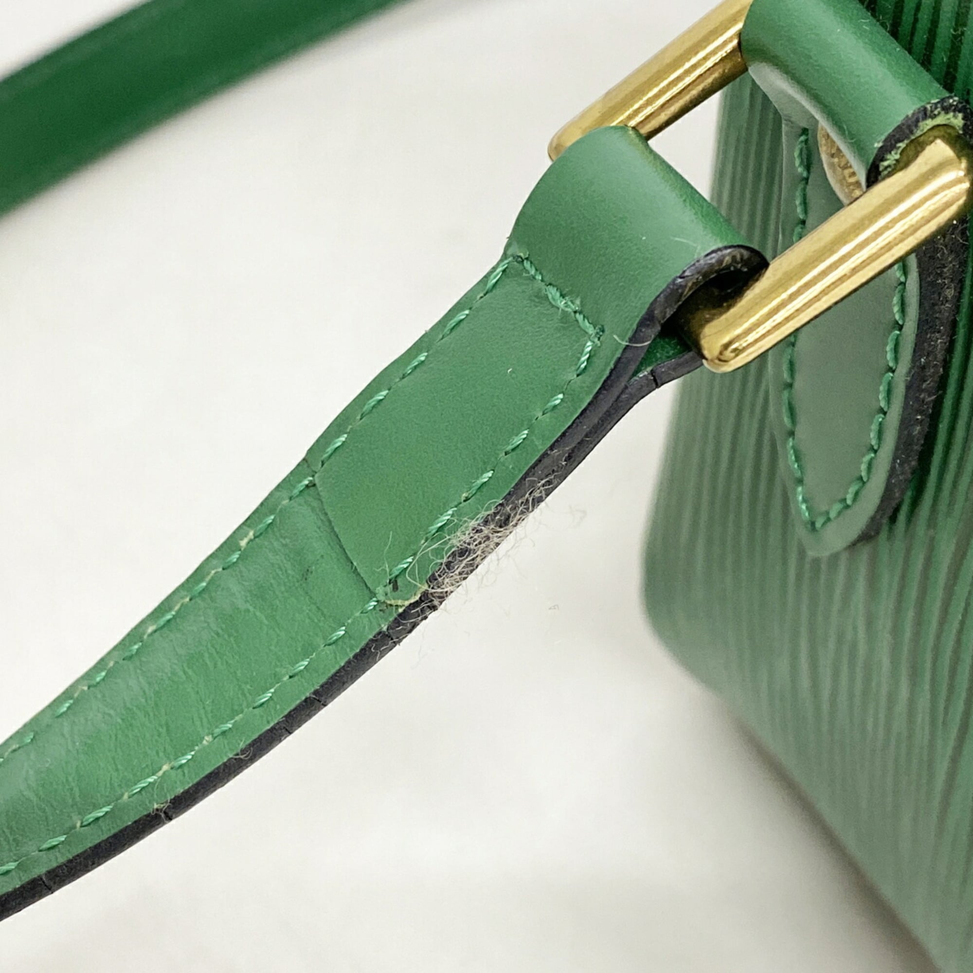 Louis Vuitton Borneo Green Shoulder Bag (Pre-Owned)