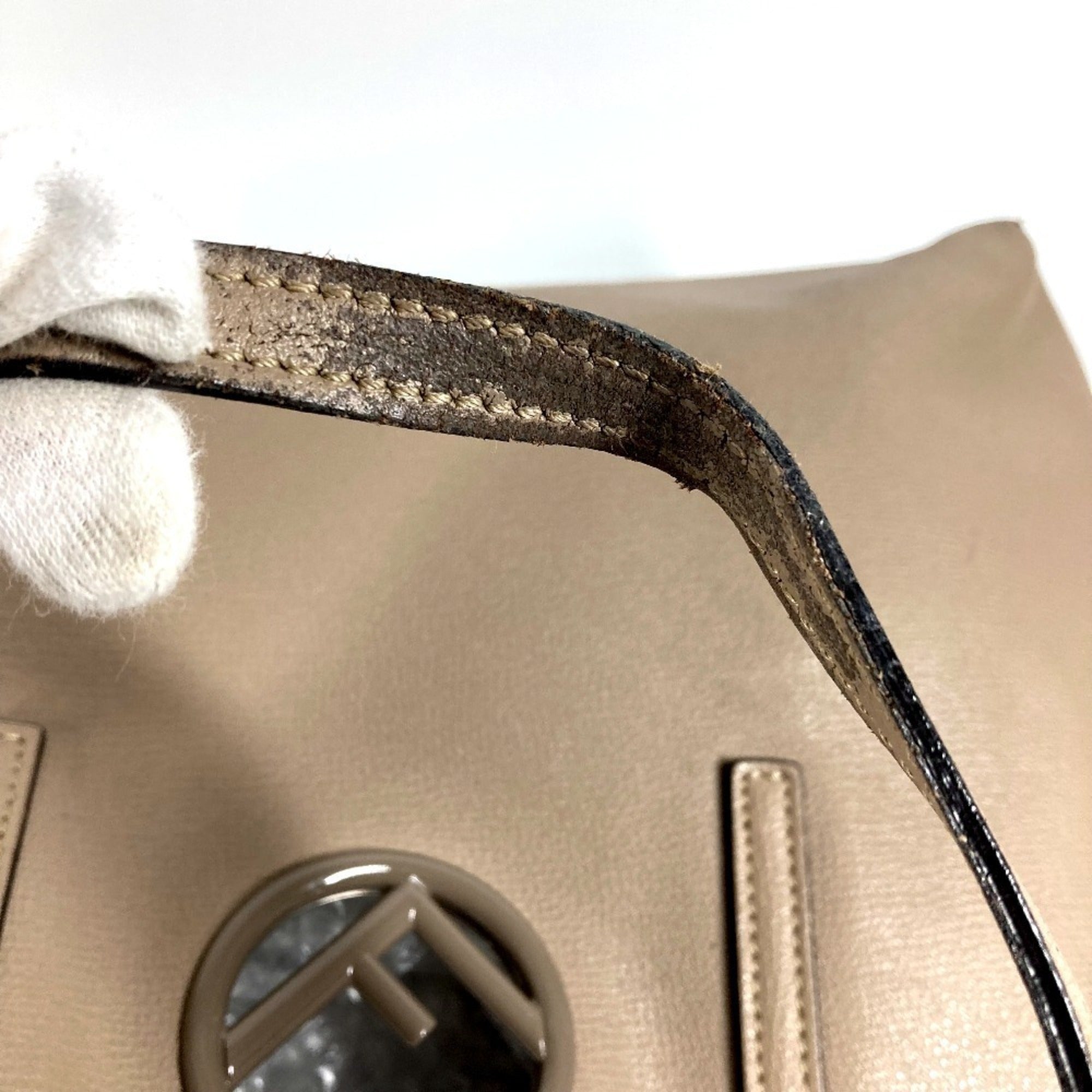 Fendi Beige Leather Handbag Shoulder Bag Tote Bag (Pre-Owned)