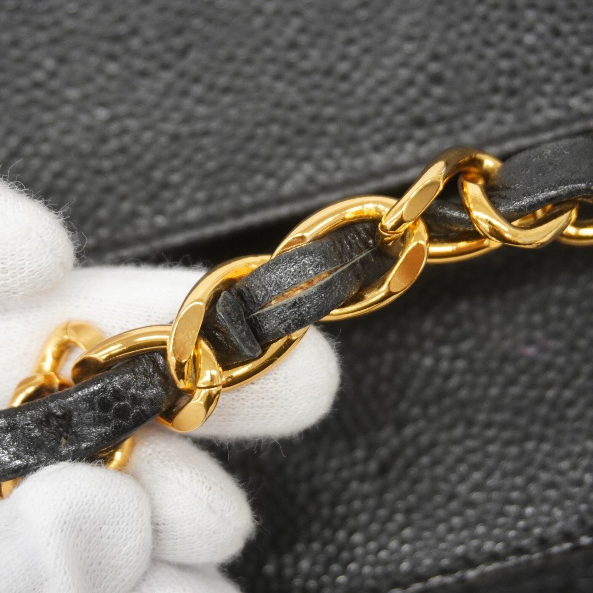 Chanel Black Grained Calfskin Shoulder Bag (Pre-Owned)