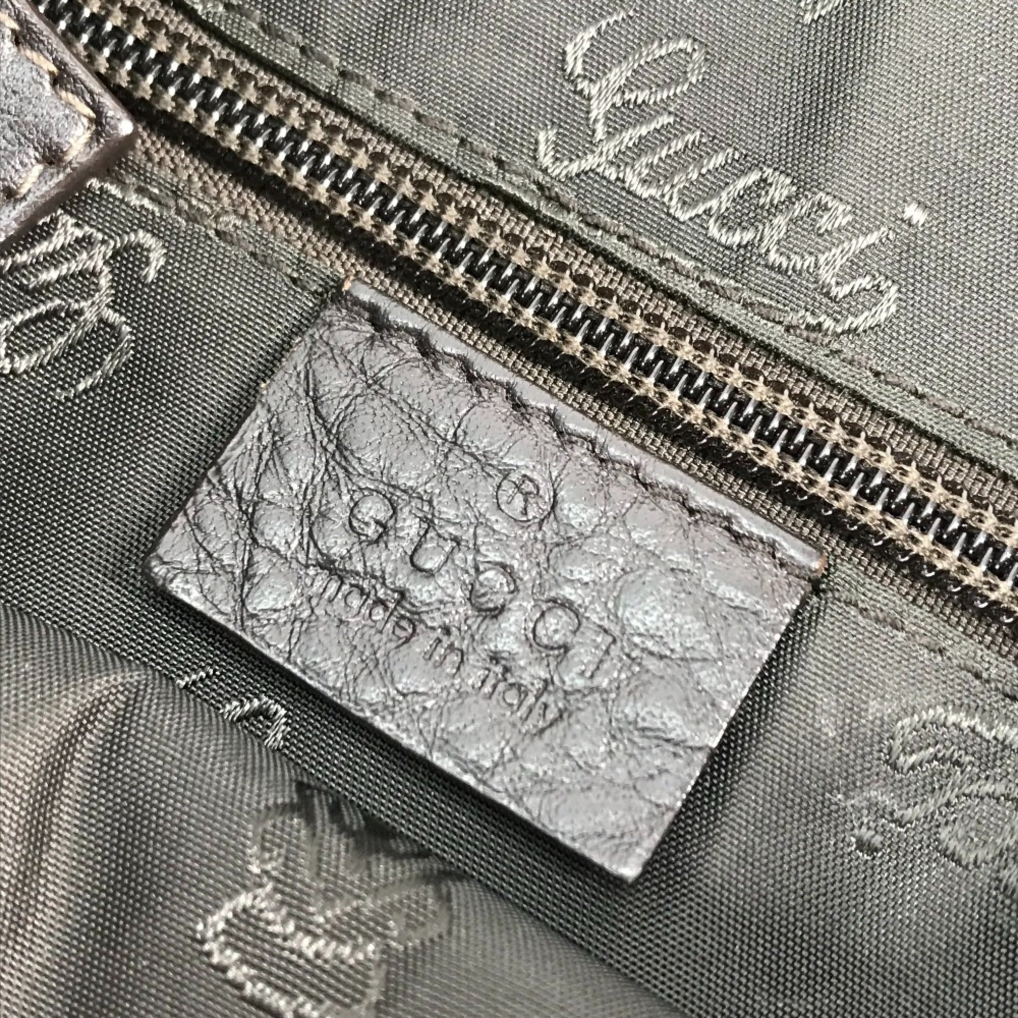 Gucci Brown Leather Shoulder Bag (Pre-Owned)