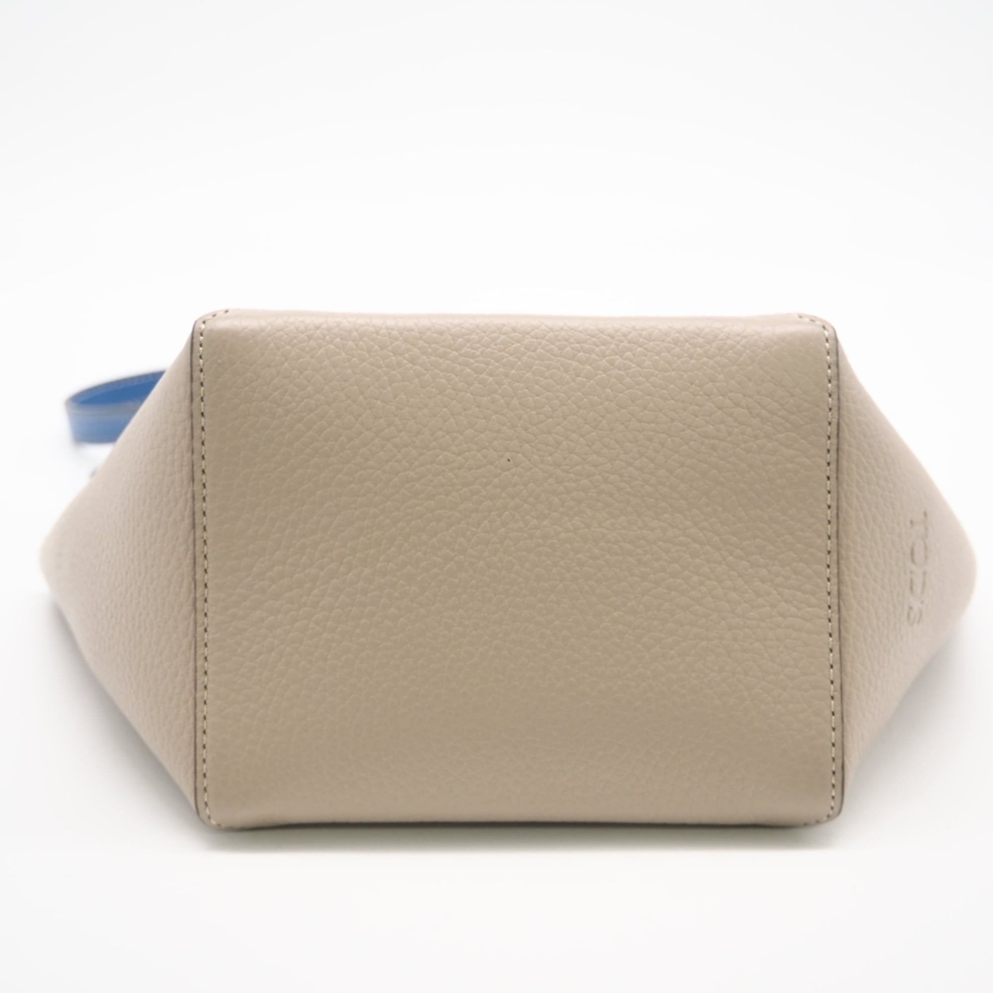 Tod's Beige Blue Leather Handbag (Pre-Owned)