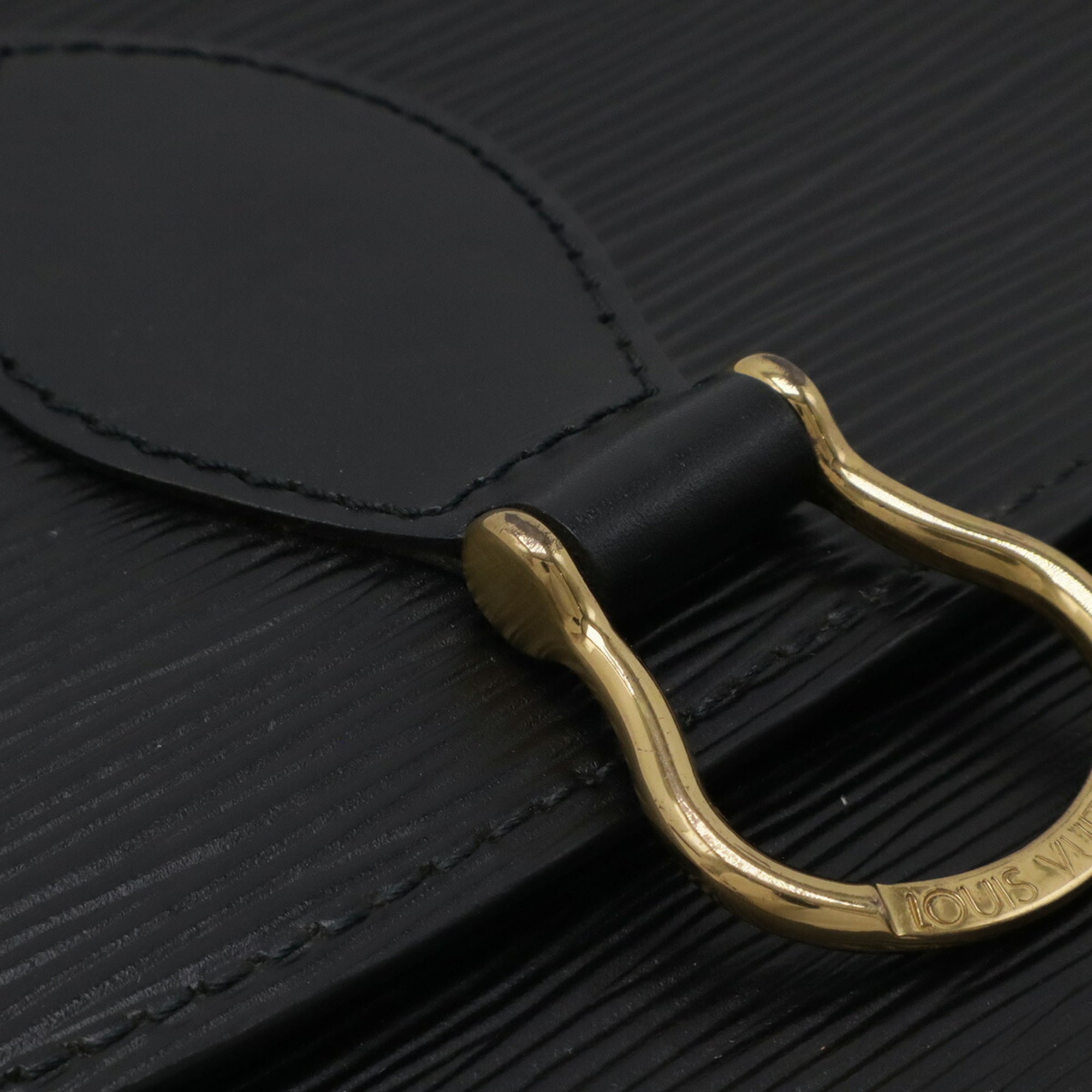 Louis Vuitton Black Noir Epi Leather Pochette Shoulder Bag (Pre-Owned)