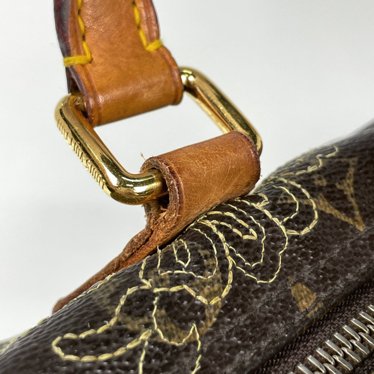 Louis Vuitton Or Handbag (Pre-Owned)