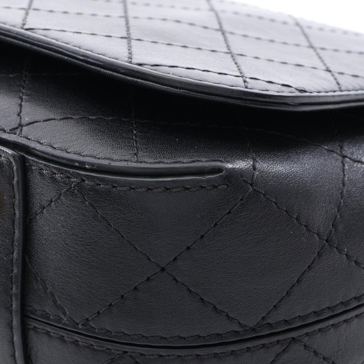 Chanel Black Leather Handbag Shoulder Bag (Pre-Owned)