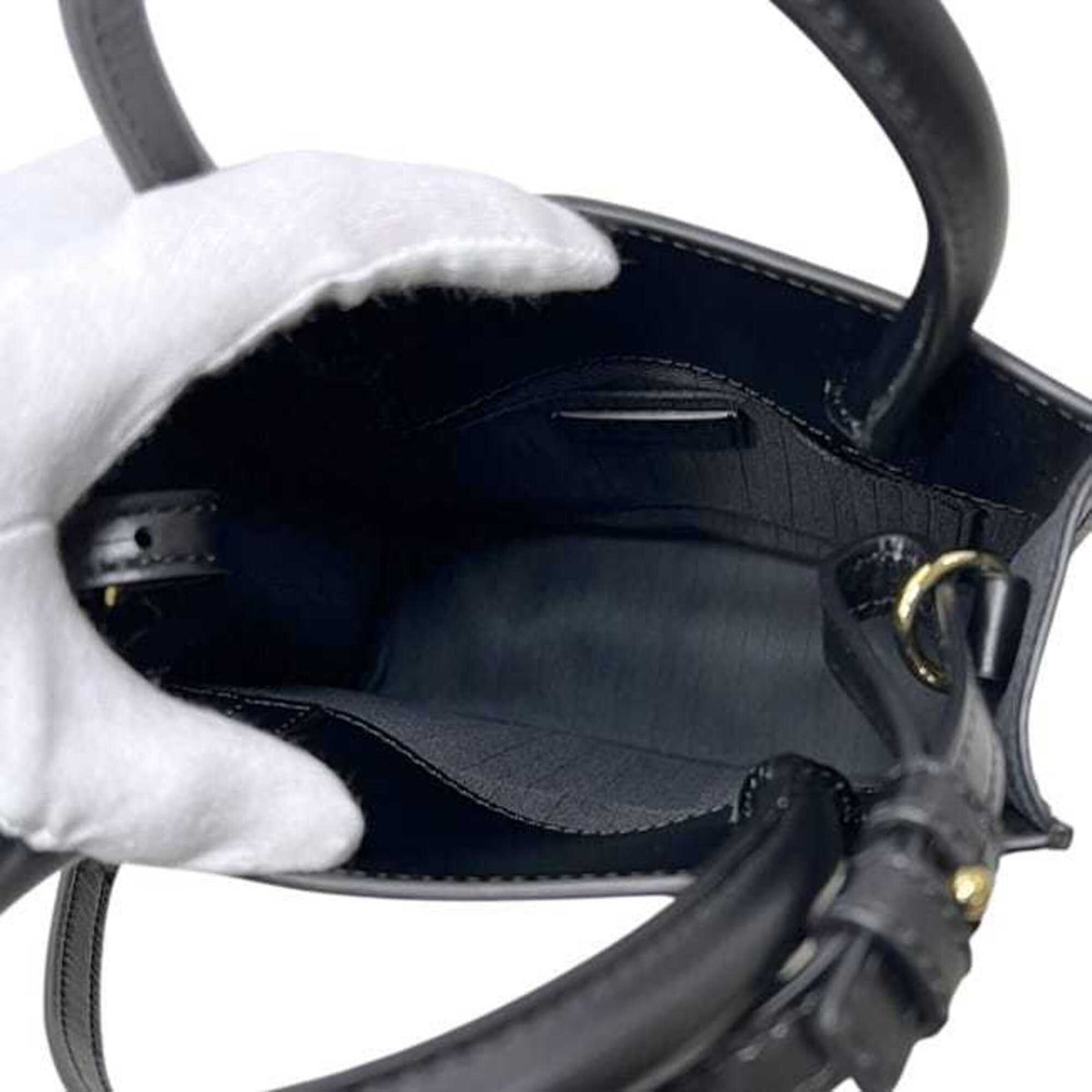 Loewe Black Leather Handbag (Pre-Owned)
