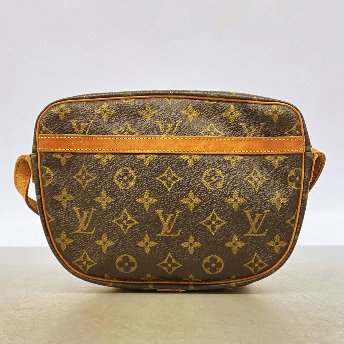 Louis Vuitton Brown Shoulder Bag (Pre-Owned)