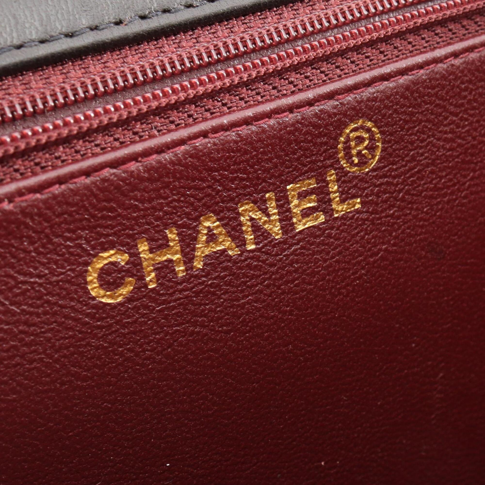 Chanel Black Leather Handbag Shoulder Bag (Pre-Owned)