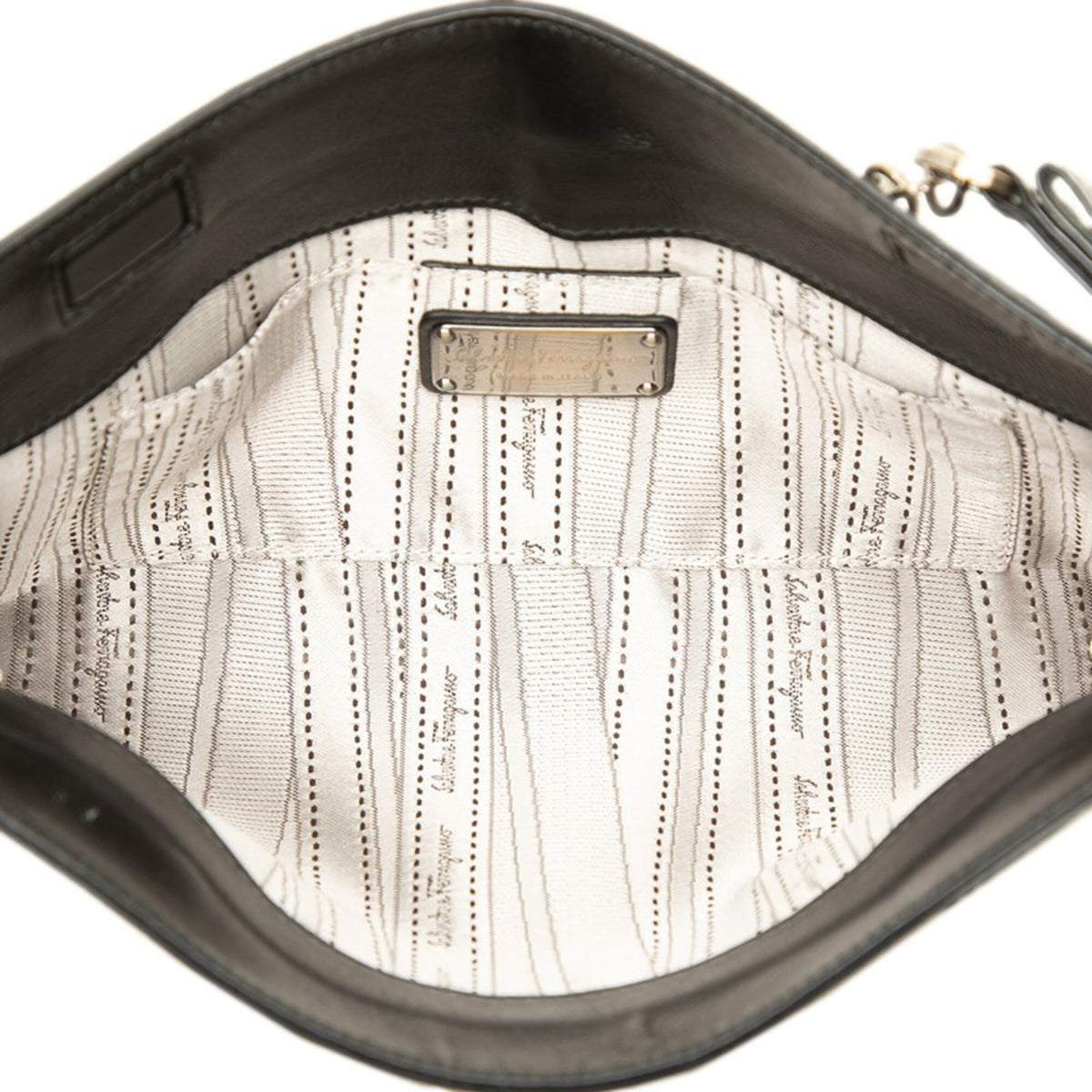 Salvatore Ferragamo Black Patent Leather Handbag (Pre-Owned)