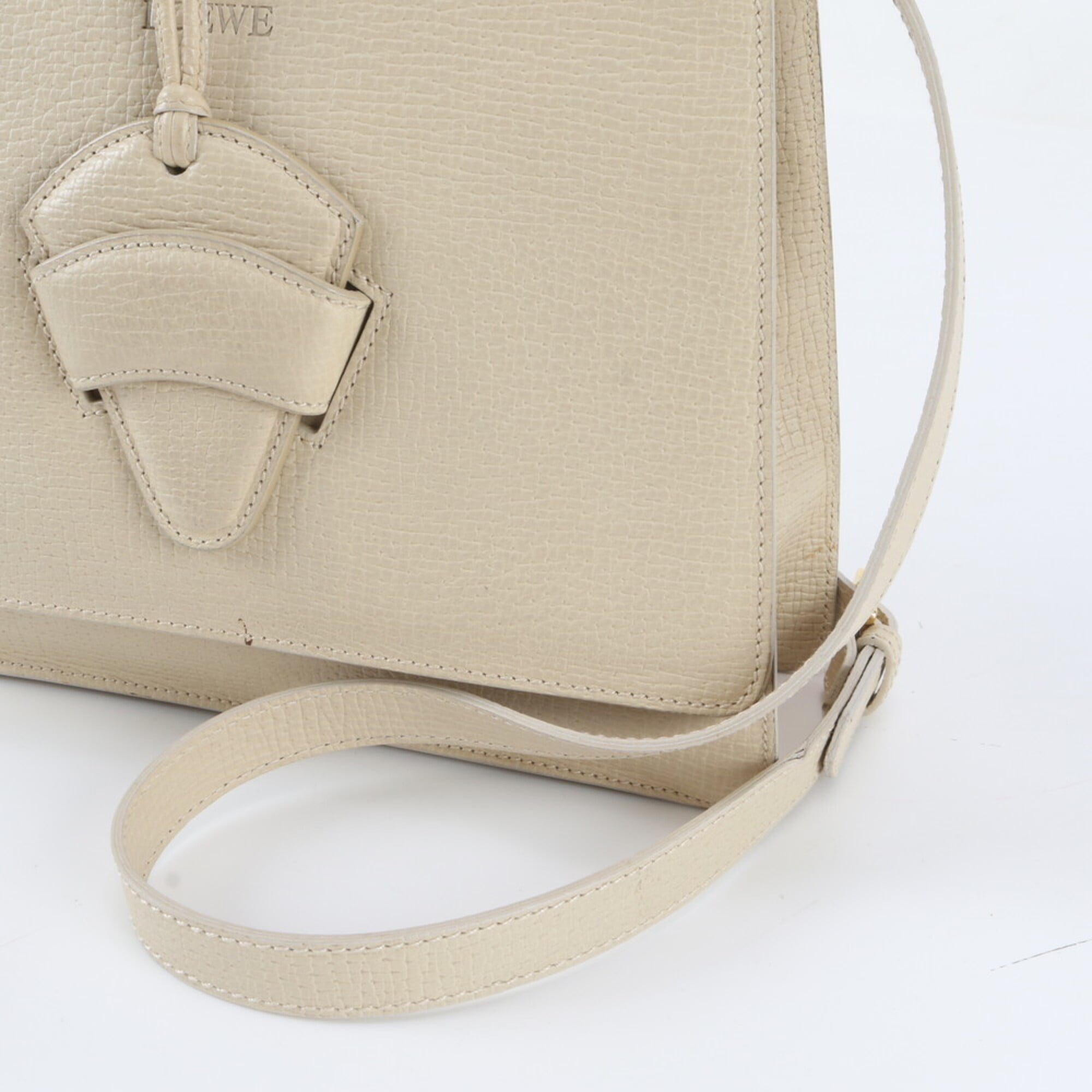 Loewe Barcelona Ivory Leather Handbag Shoulder Bag (Pre-Owned)