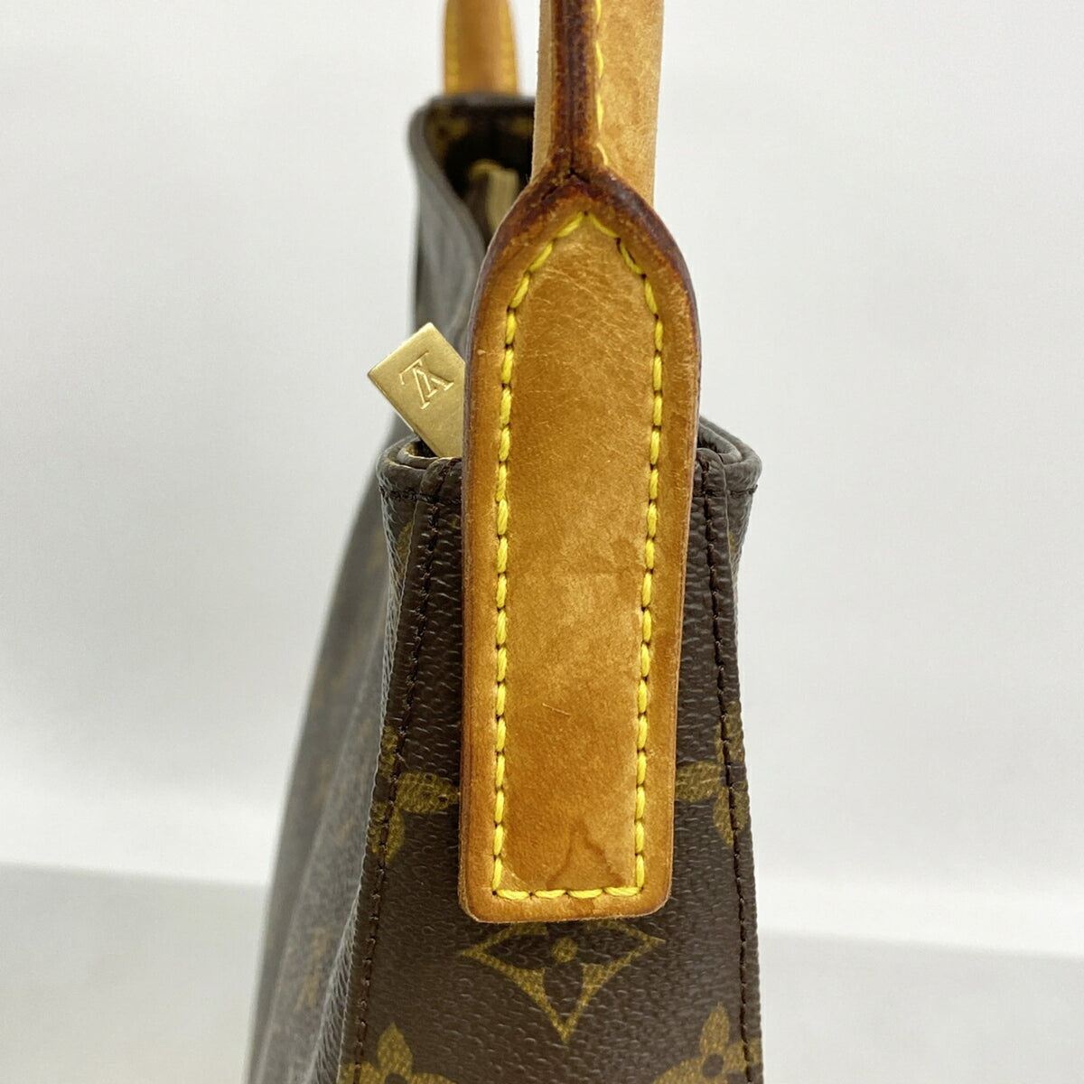 Louis Vuitton Brown Shoulder Bag (Pre-Owned)