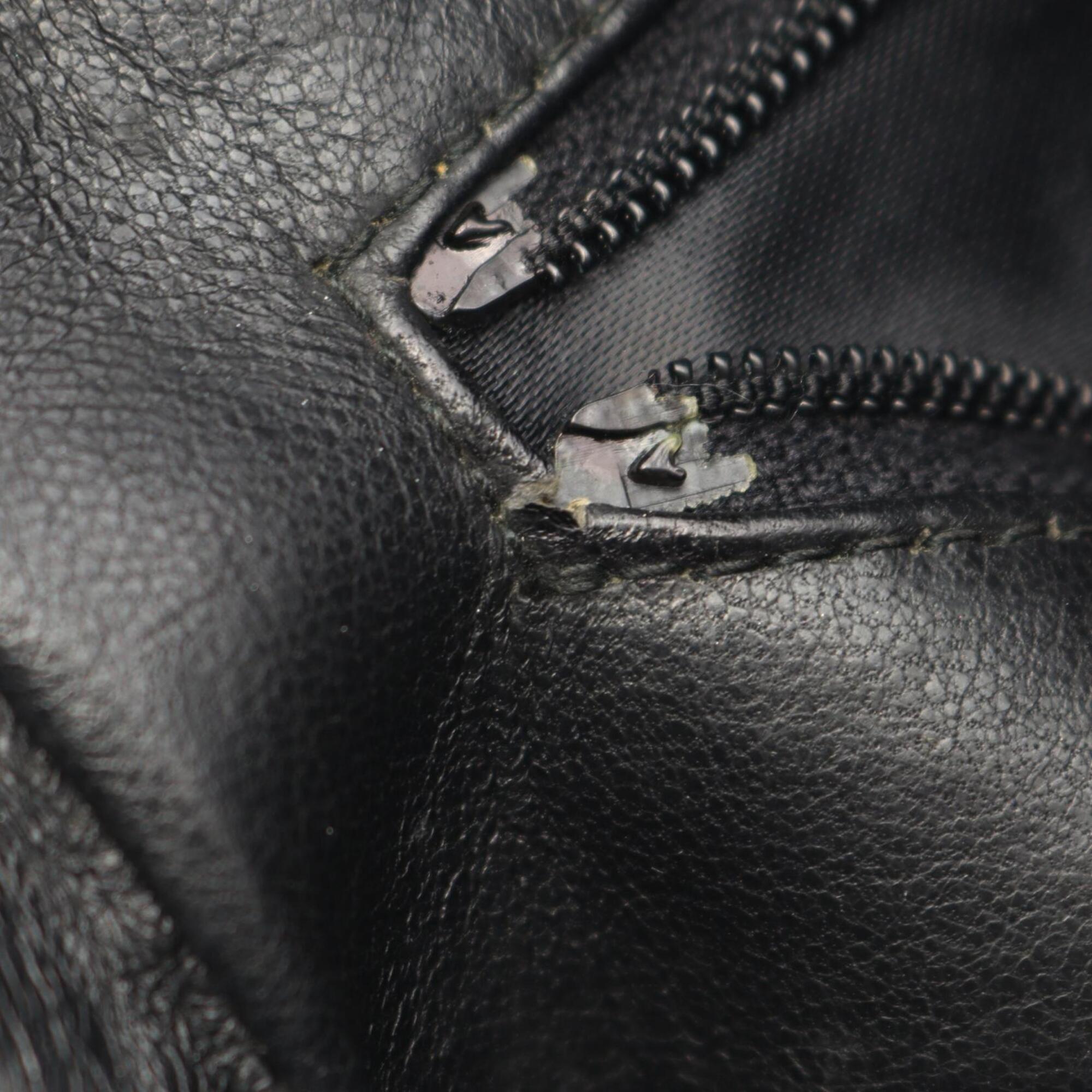Chanel Matelasse Black Grained Calfskin Handbag Shoulder Bag (Pre-Owned)