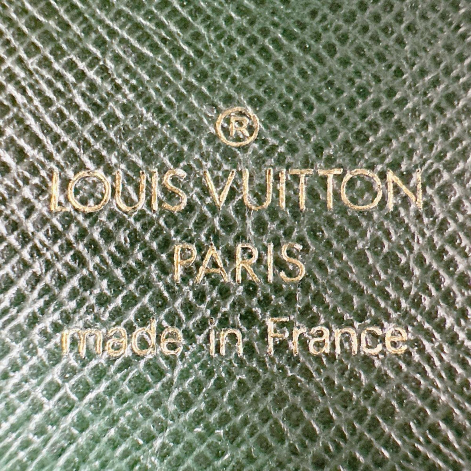 Louis Vuitton Episea Green Taiga Leather Clutch Bag (Pre-Owned)