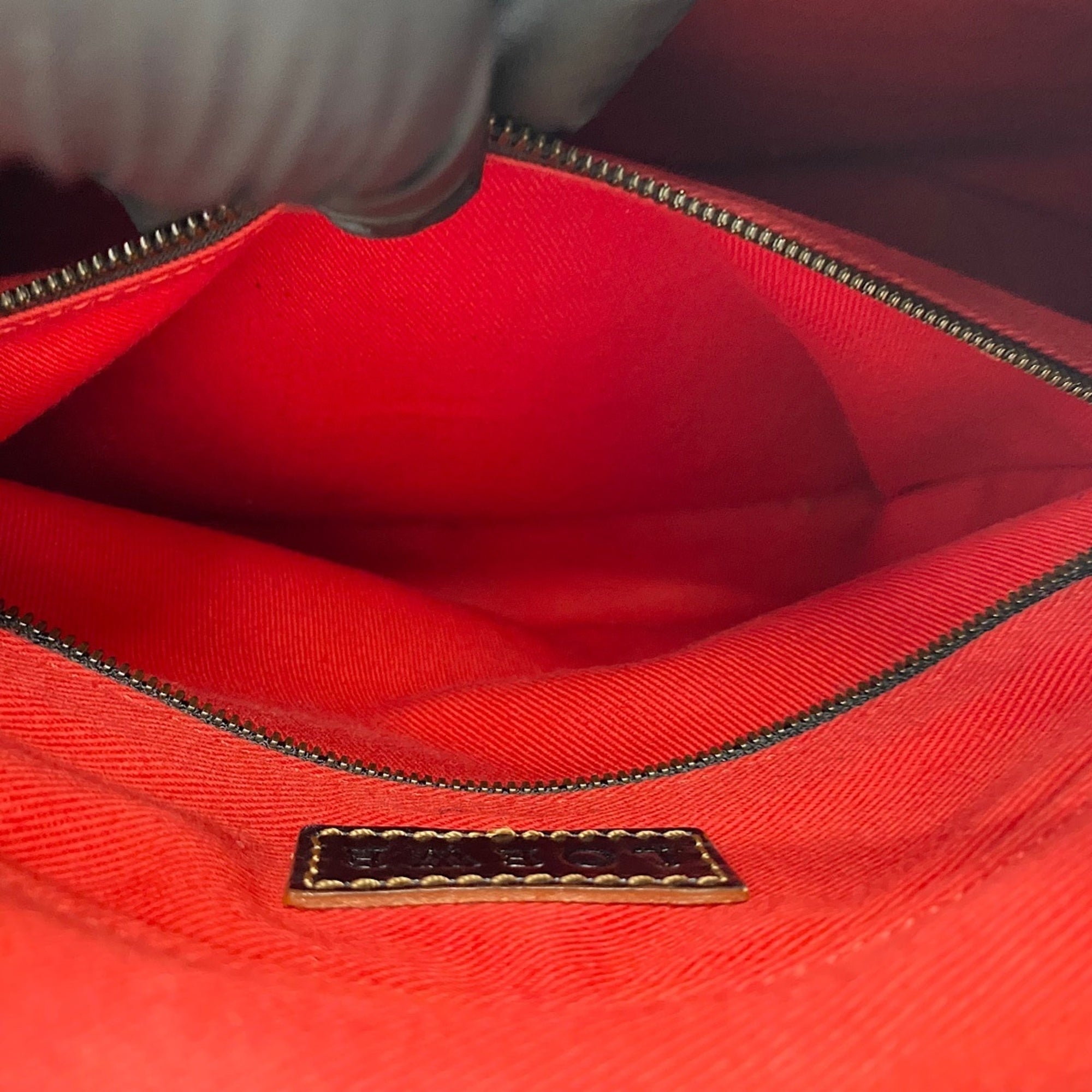 Loewe Black Shoulder Bag (Pre-Owned)