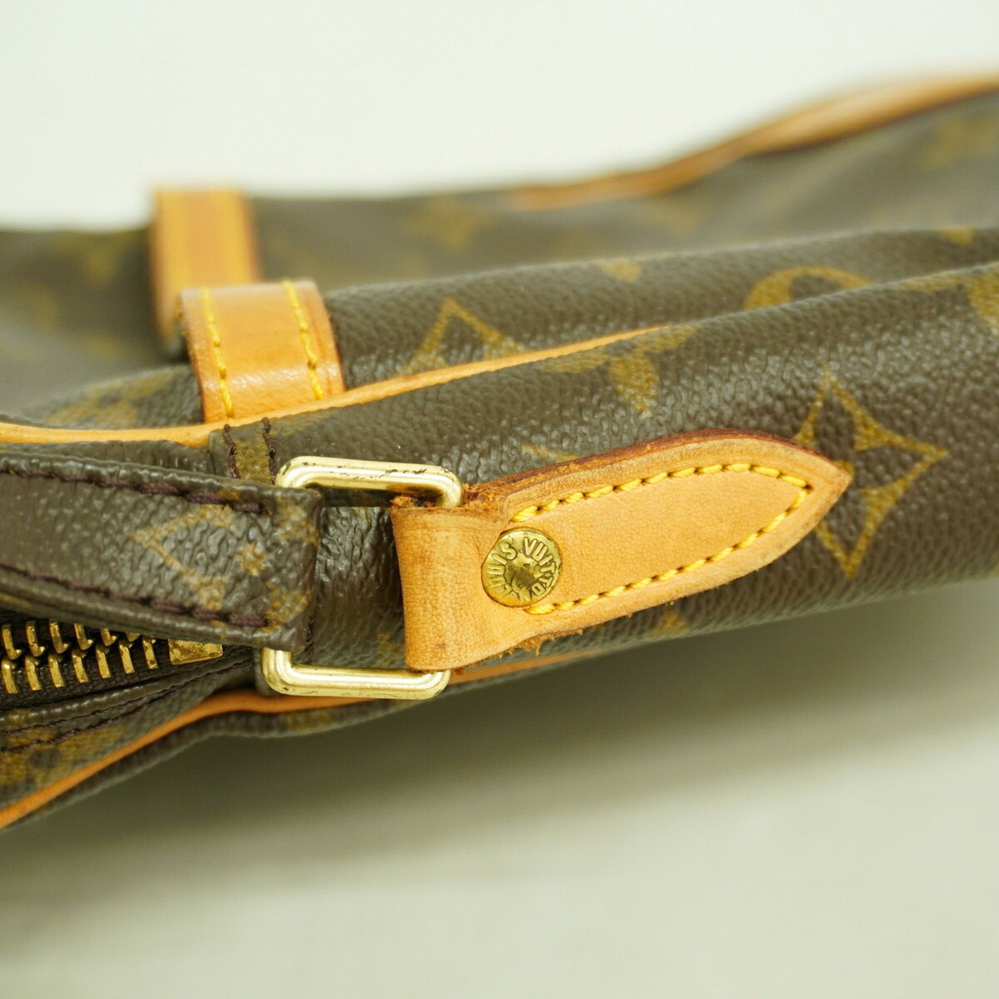 Louis Vuitton Brown Shoulder Bag (Pre-Owned)