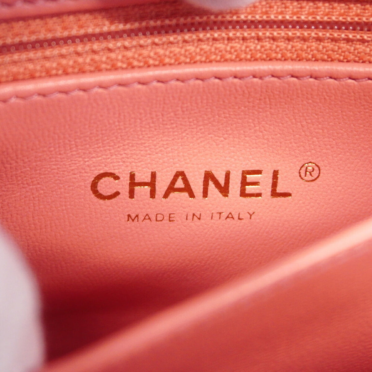 Chanel White Handbag (Pre-Owned)