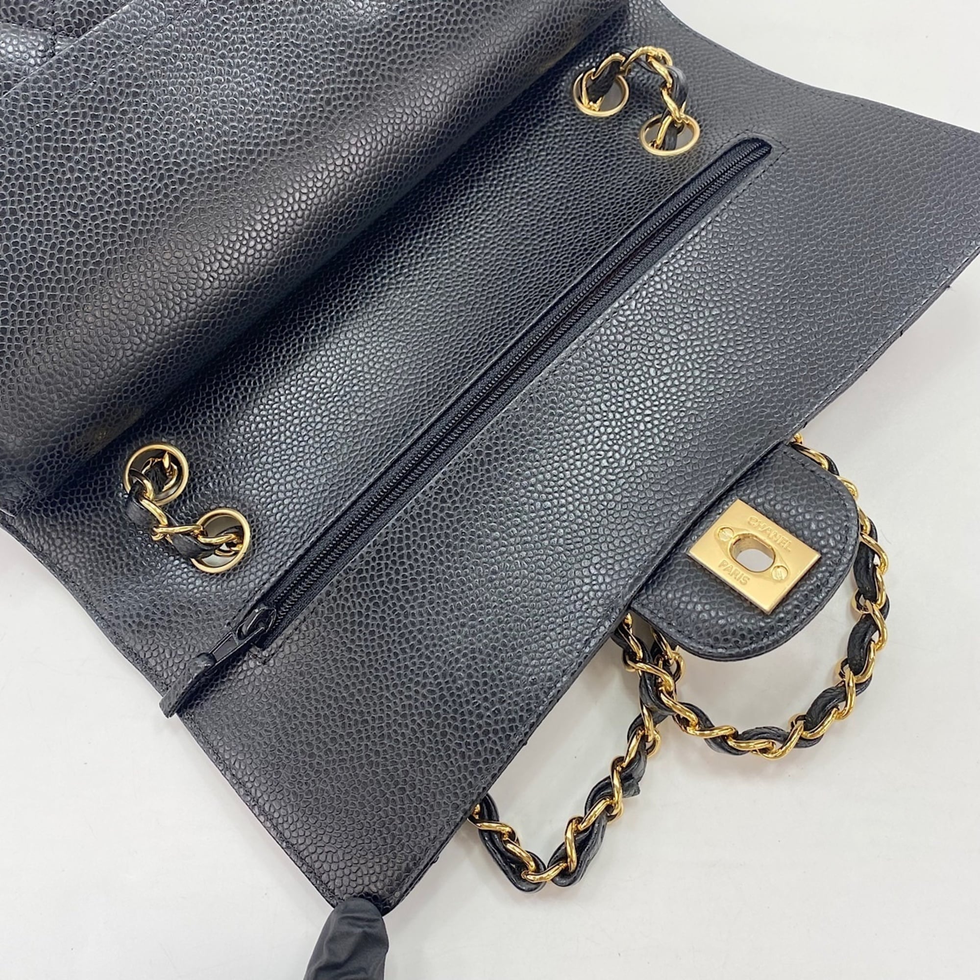 Chanel Black Handbag (Pre-Owned)