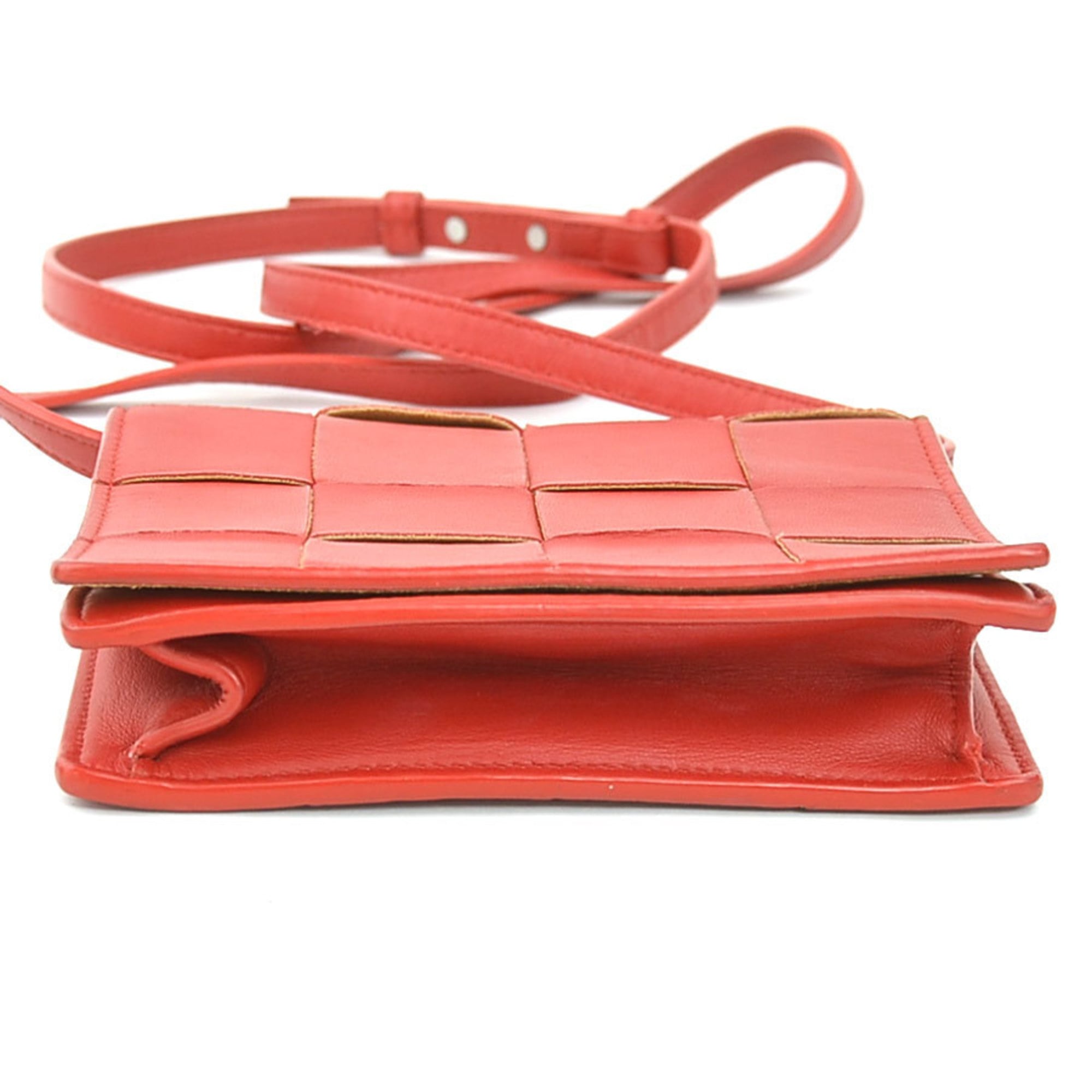 Bottega Veneta Red Color Leather Shoulder Bag (Pre-Owned)