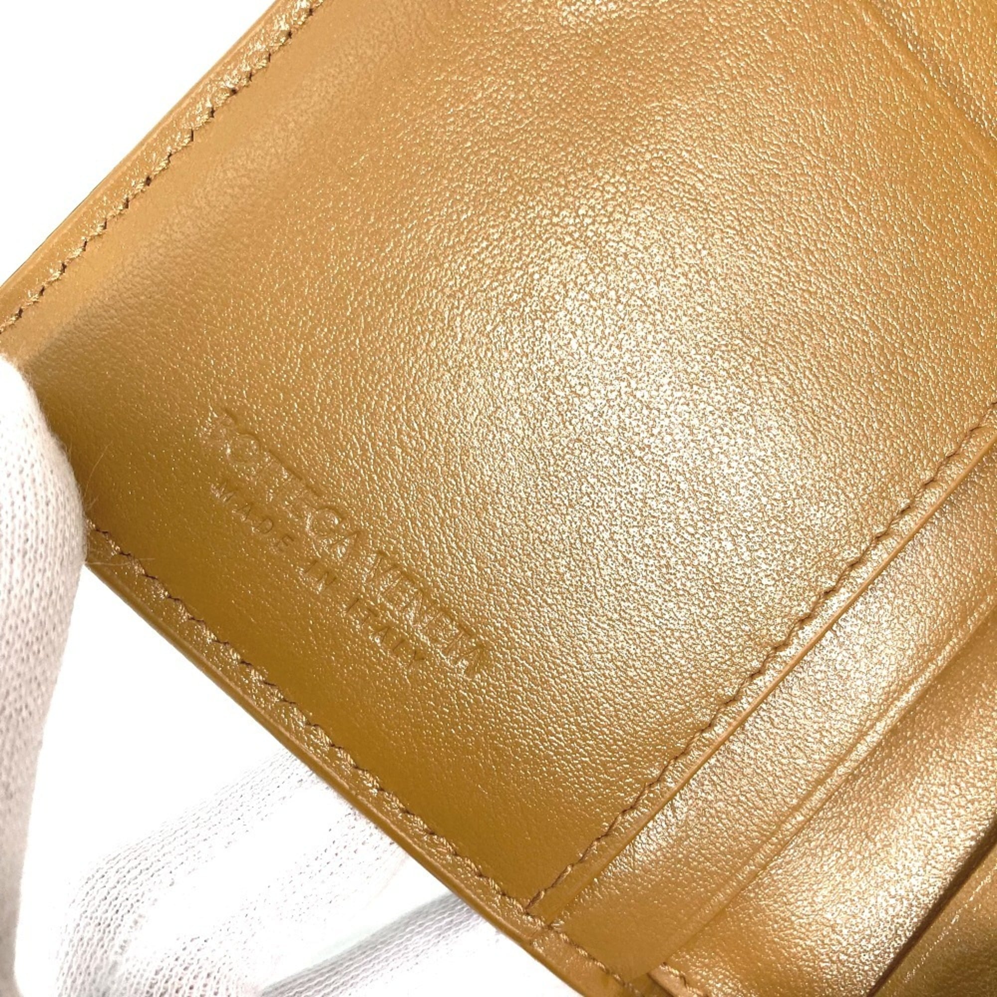 Bottega Veneta Beige Leather Wallet (Bi-Fold) (Pre-Owned)