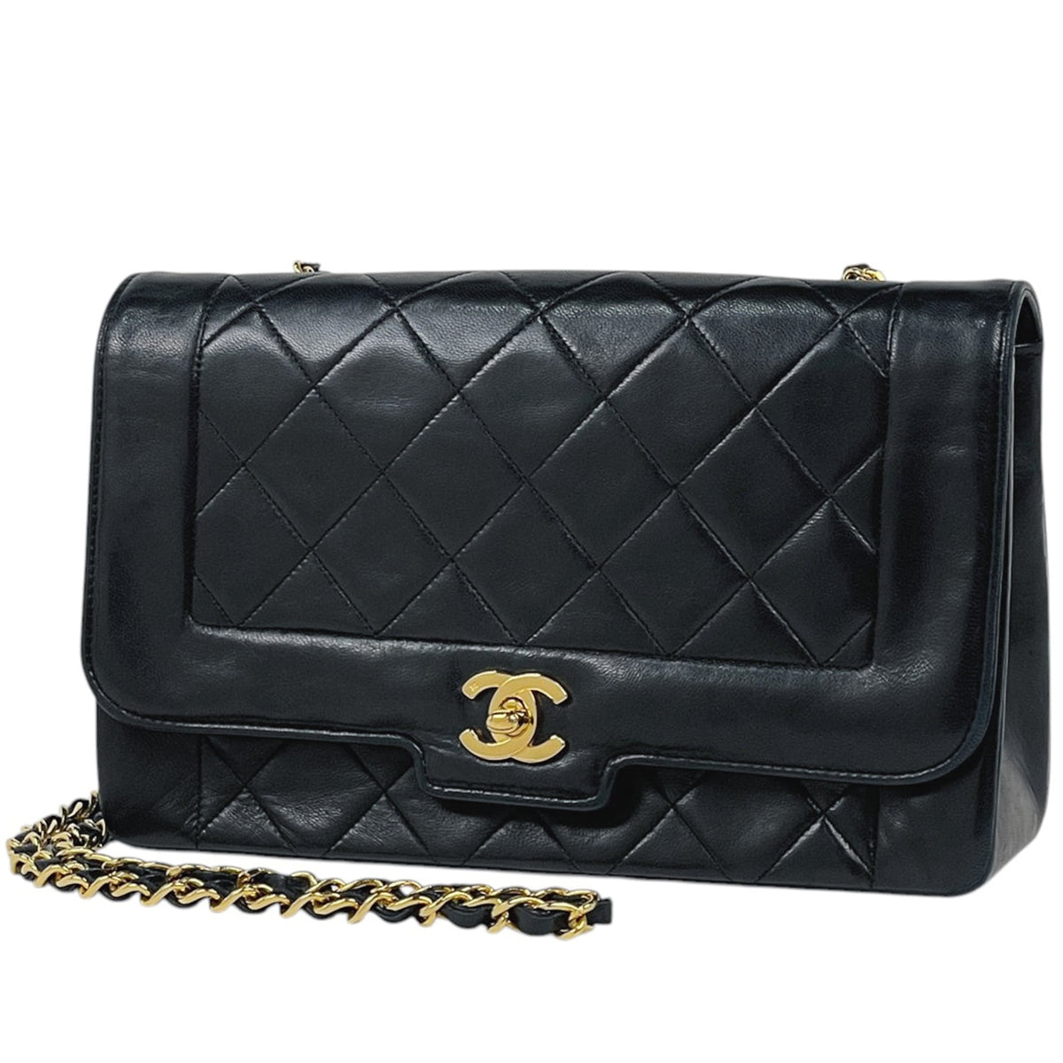 Chanel Black Leather Shoulder Bag (Pre-Owned)