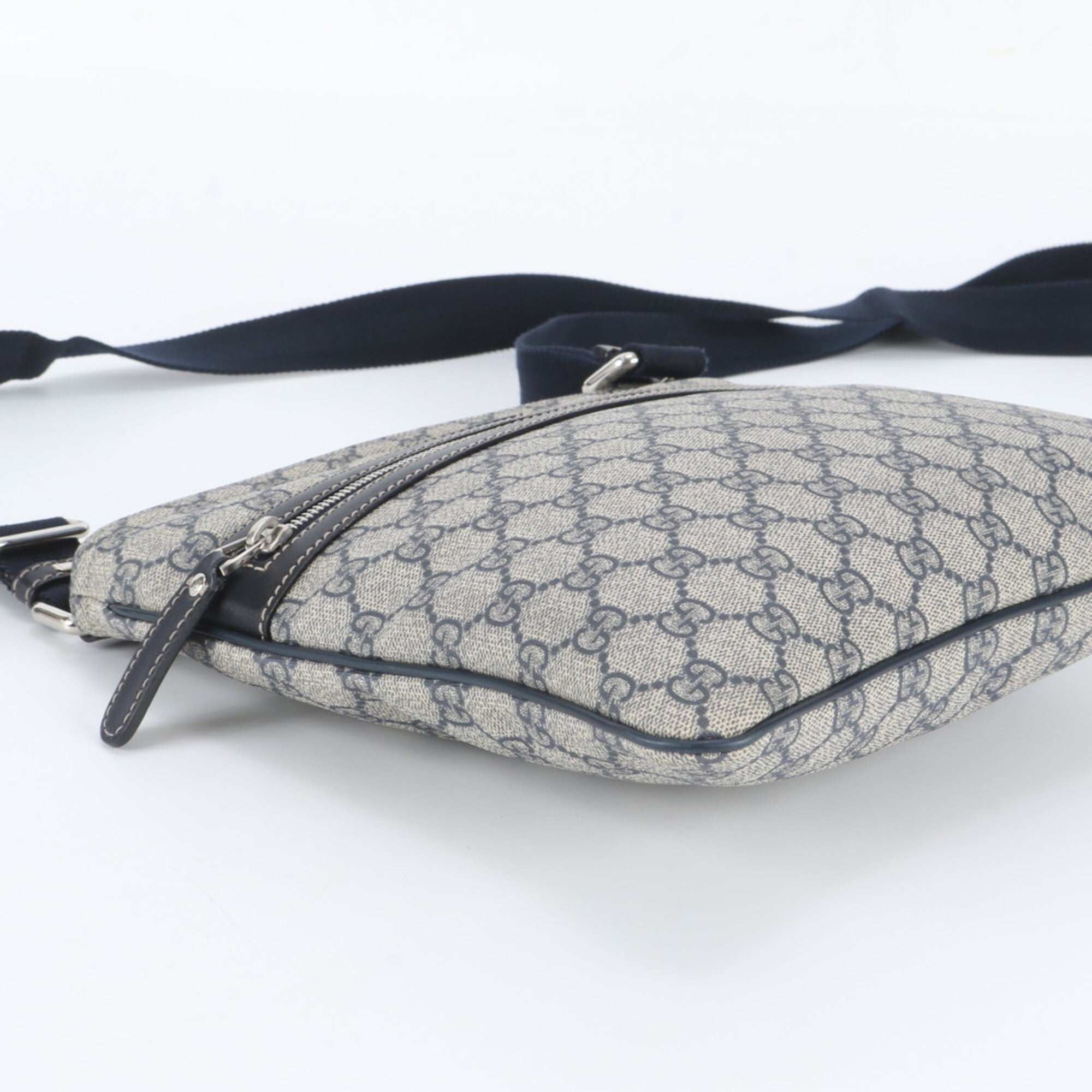 Gucci Gray Navy Leather Coated Canvas Messenger Bag Shoulder Bag (Pre-Owned)
