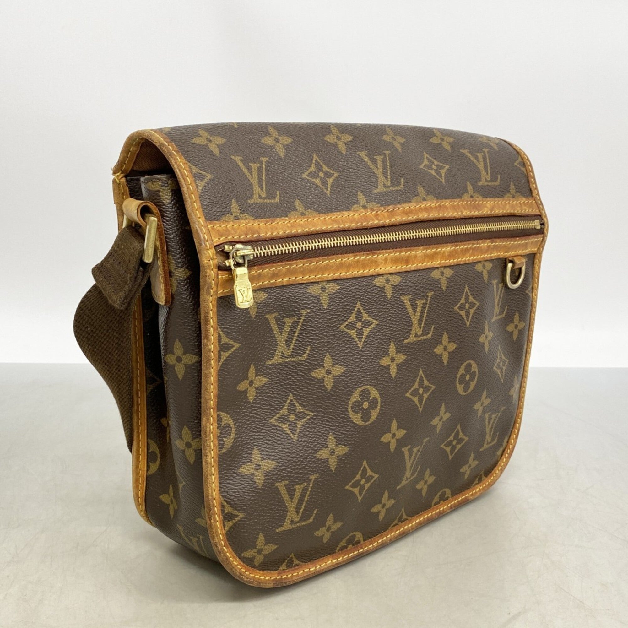 Louis Vuitton Brown Shoulder Bag (Pre-Owned)