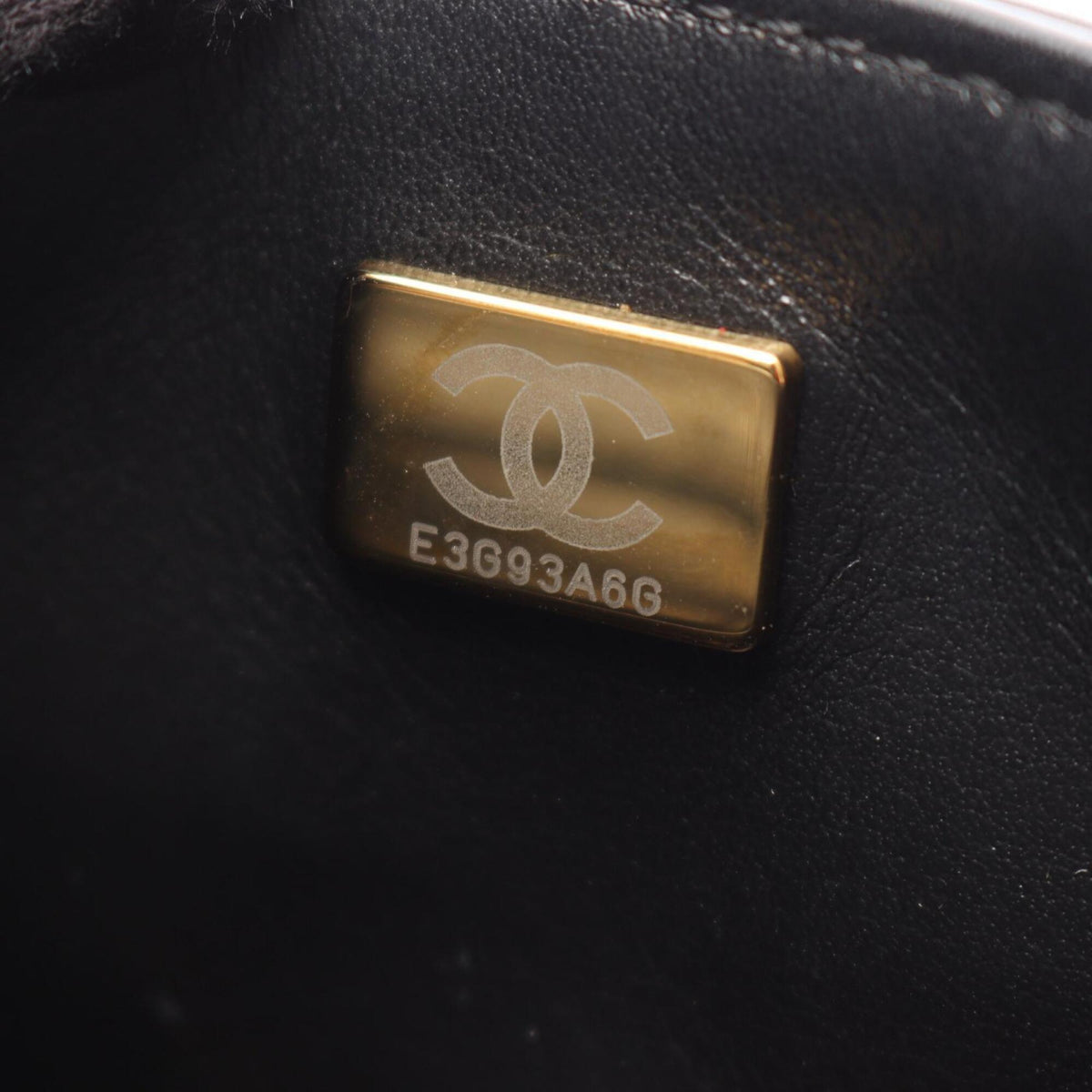 Chanel Black Leather Handbag Shoulder Bag (Pre-Owned)