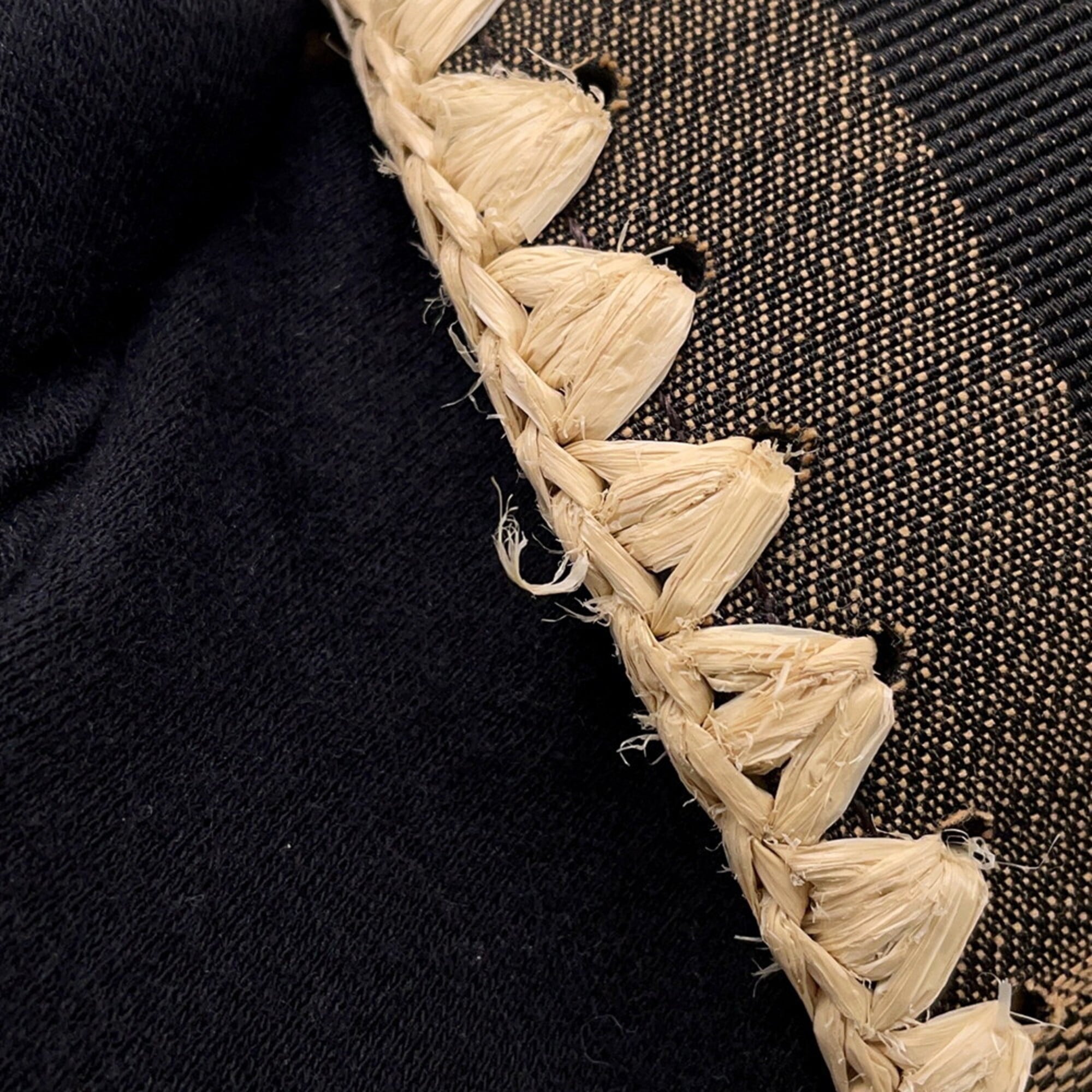 Fendi Beige Brown Raffia Canvas Handbag (Pre-Owned)