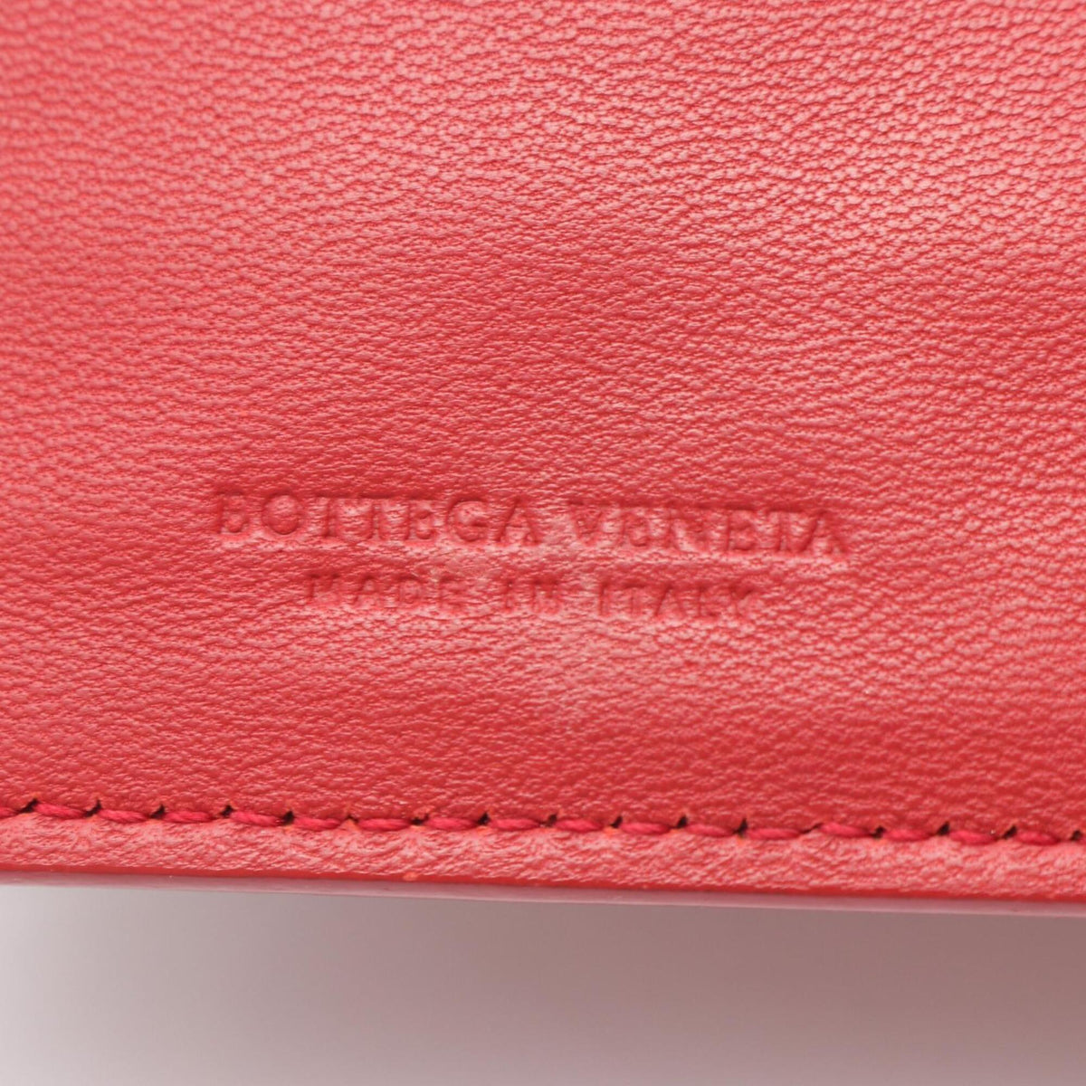 Bottega Veneta Red Color Intrecciato Wallet (Bi-Fold) (Pre-Owned)